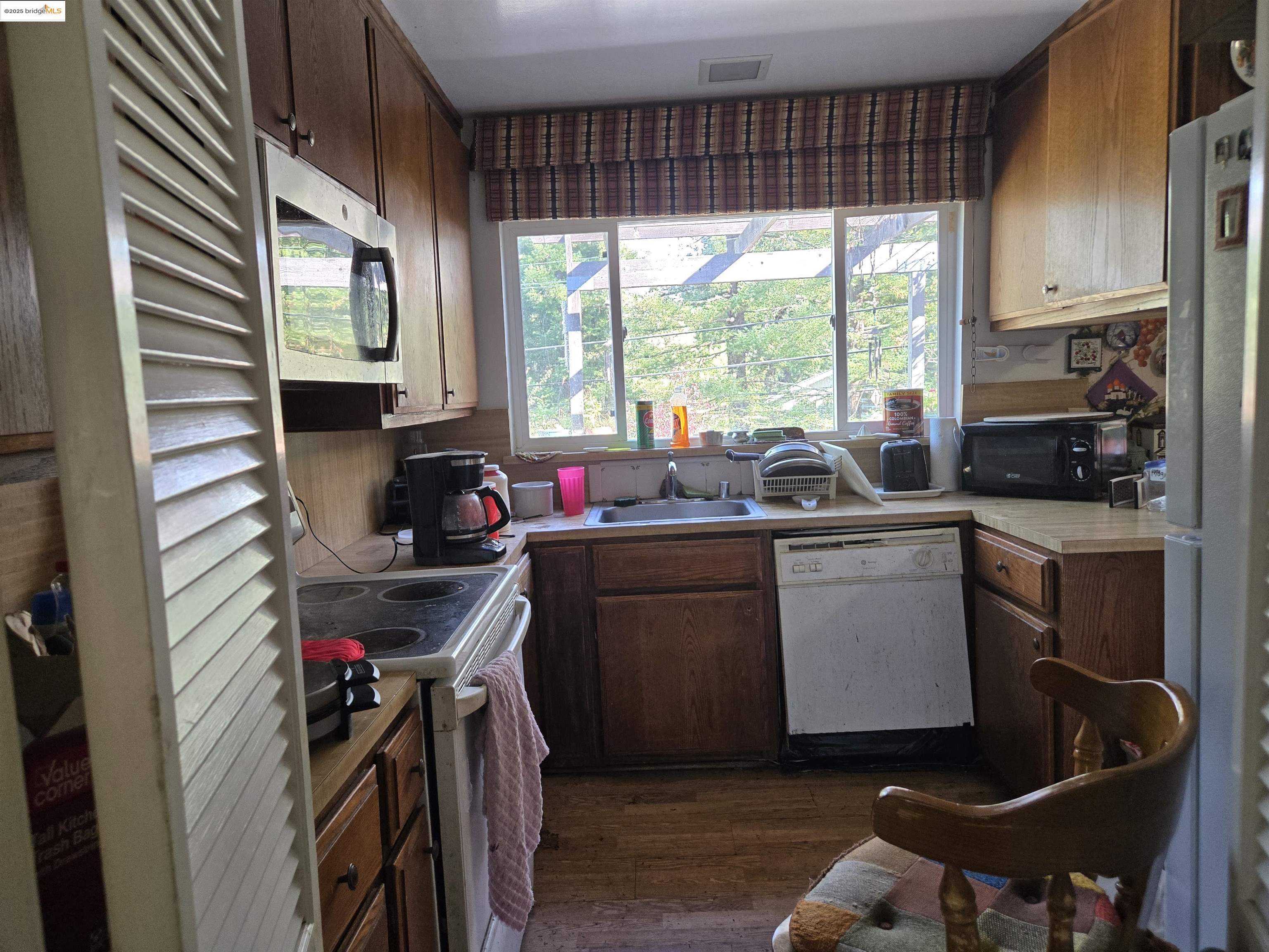 220 Canyon Dr