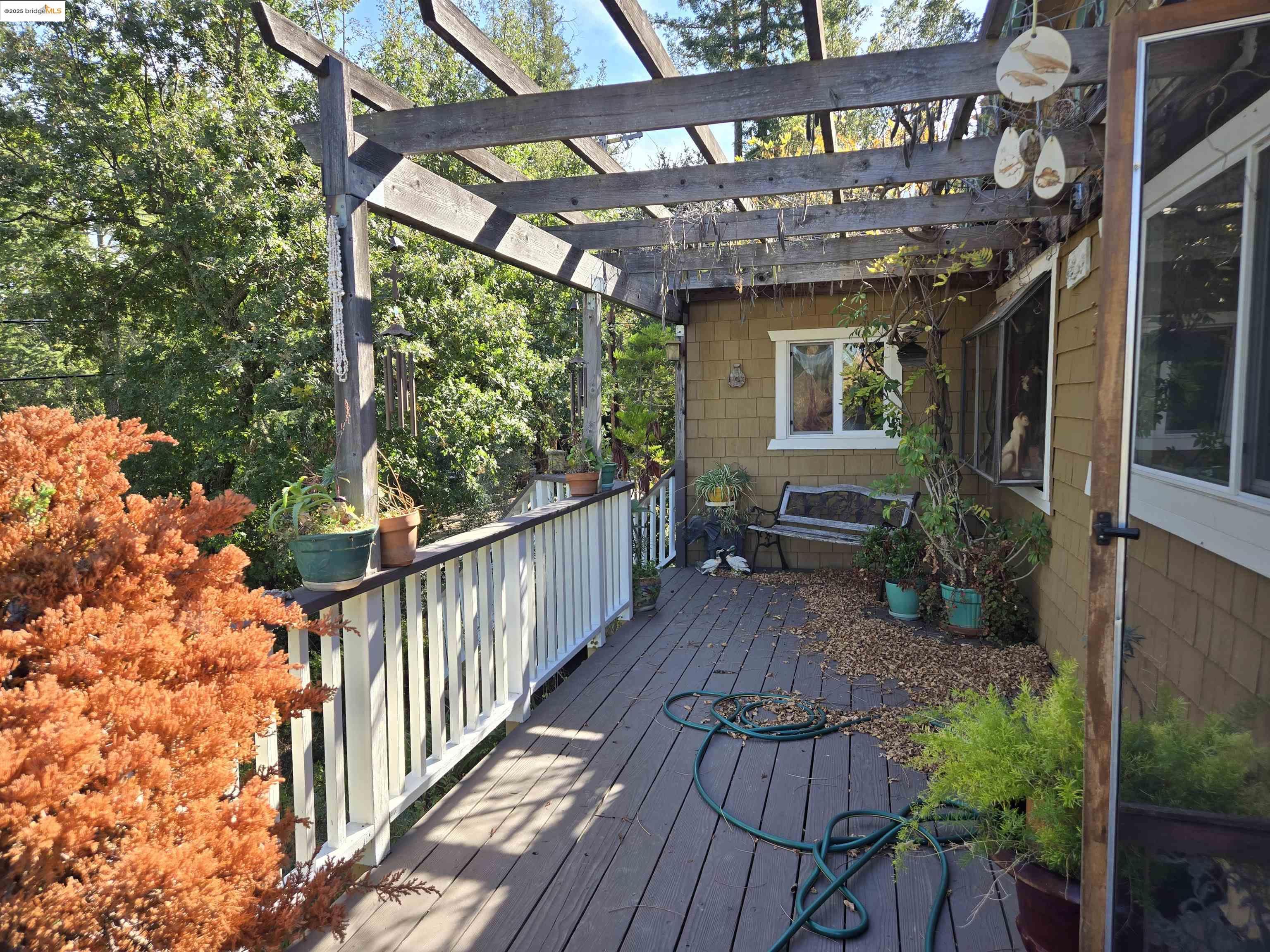 220 Canyon Dr