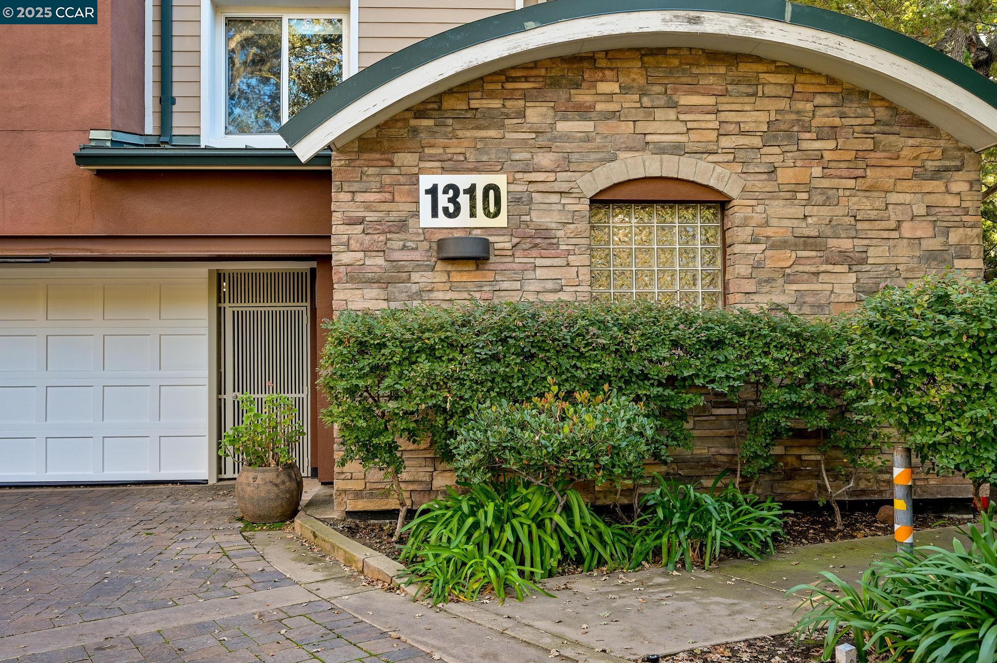 1310 Creekside Dr # 103