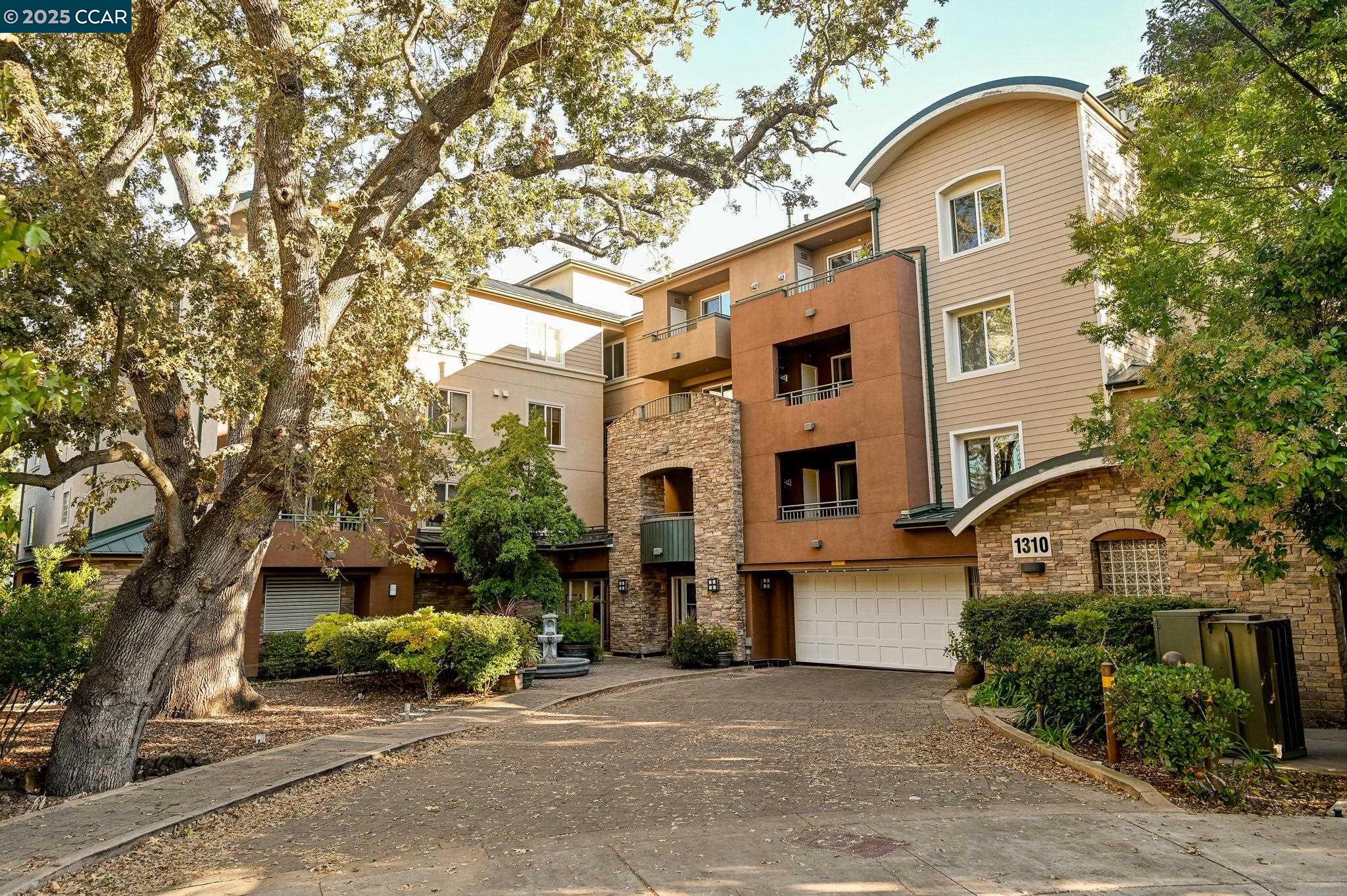 1310 Creekside Dr # 103
