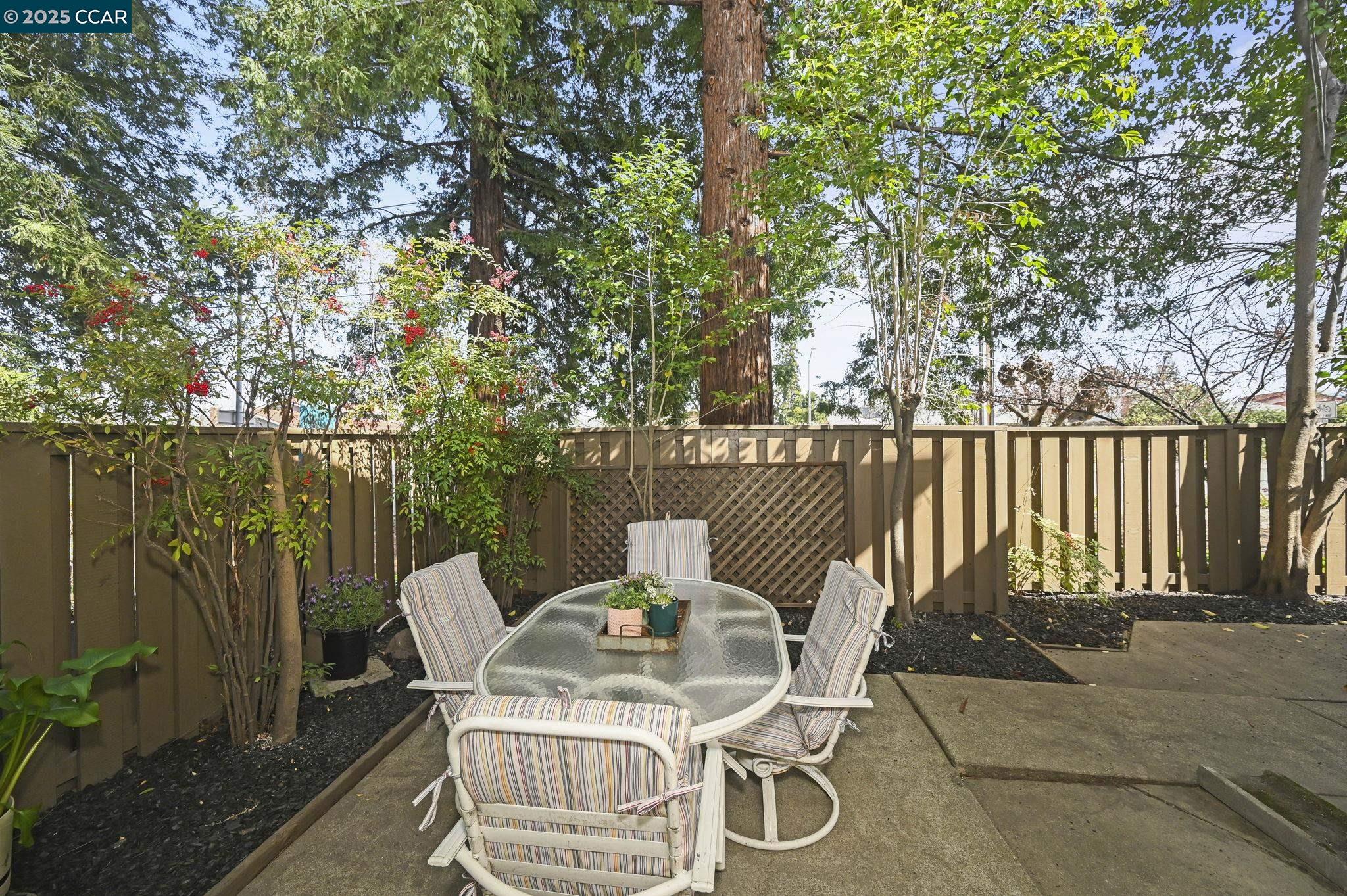 1605 Countrywood Ct