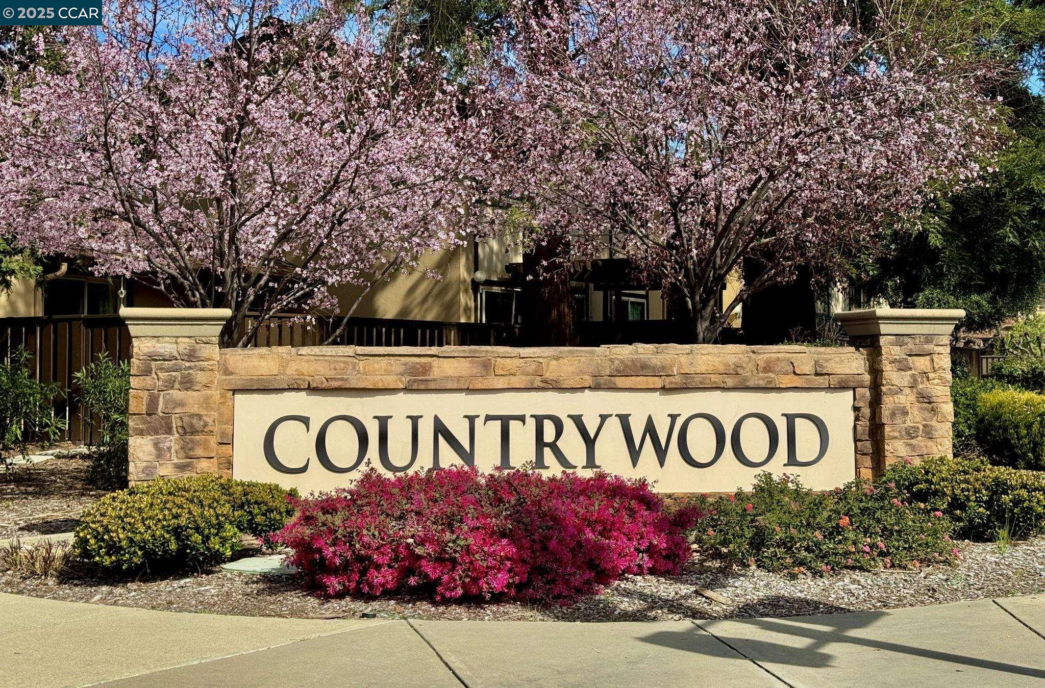 1605 Countrywood Ct