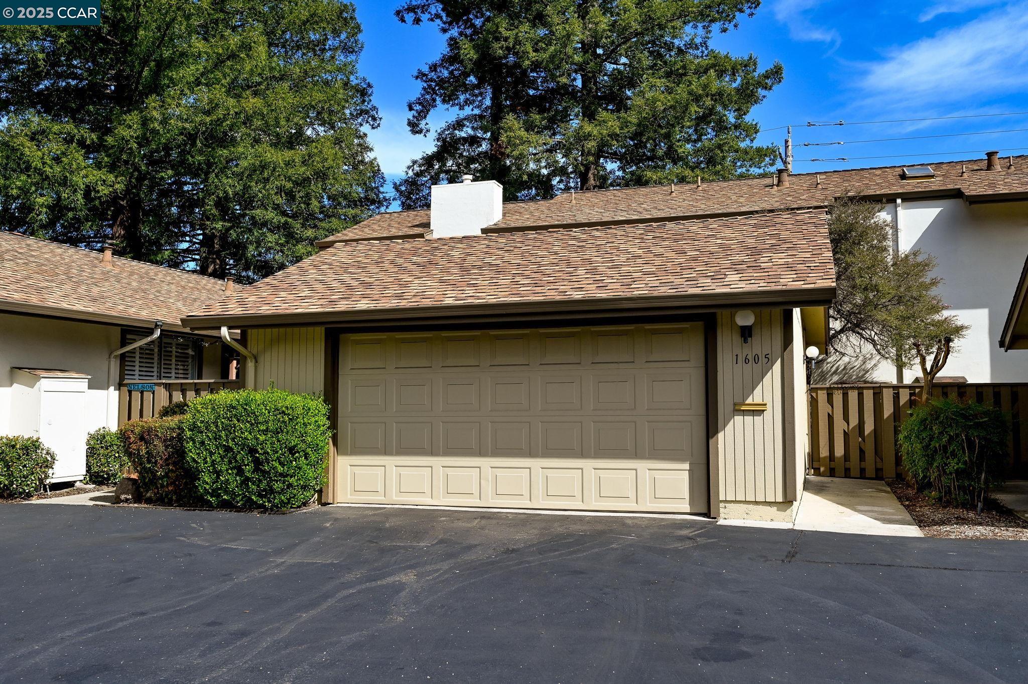 1605 Countrywood Ct