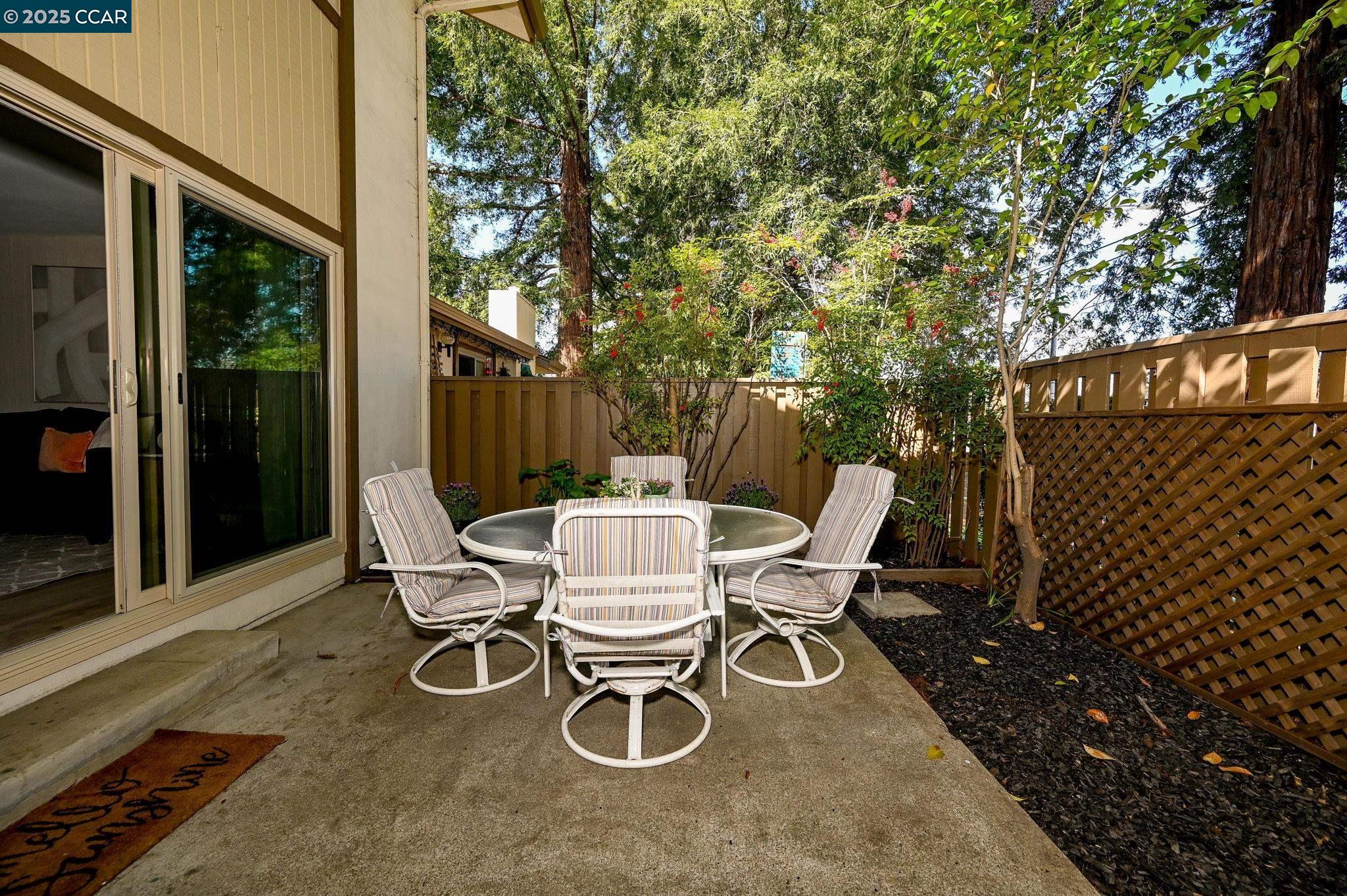 1605 Countrywood Ct