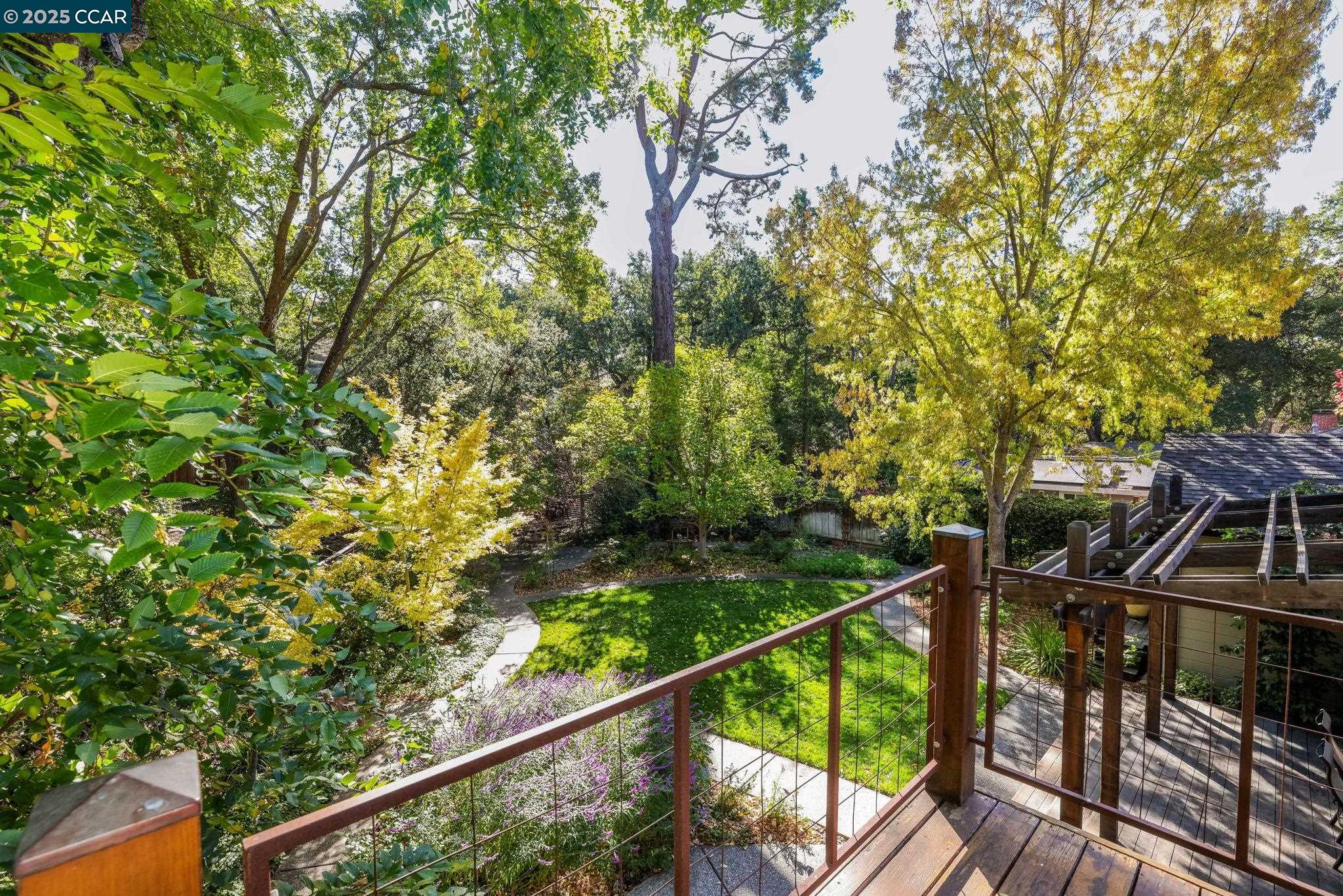 955 Hawthorne Dr