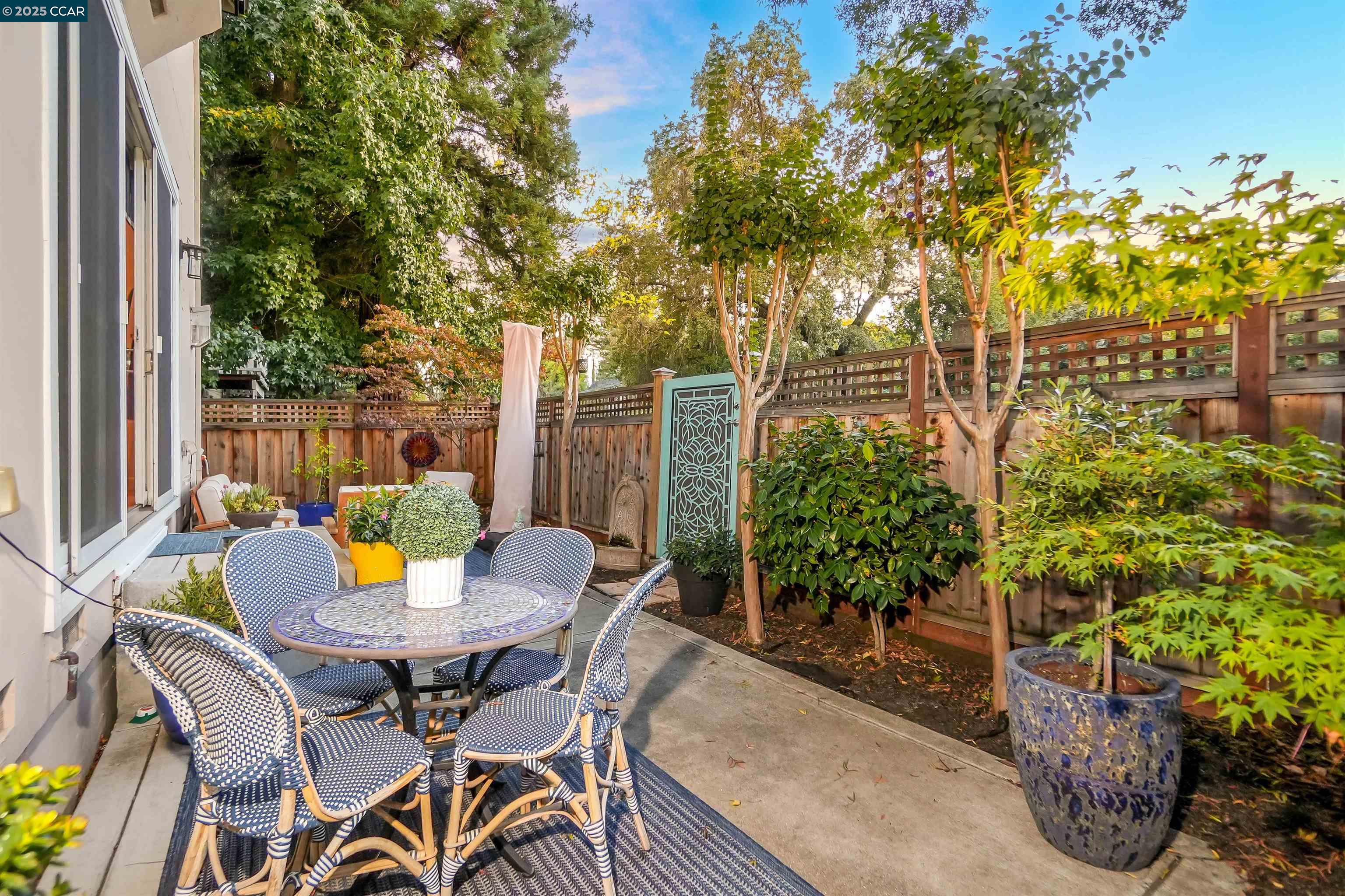 4 Hardy Ct