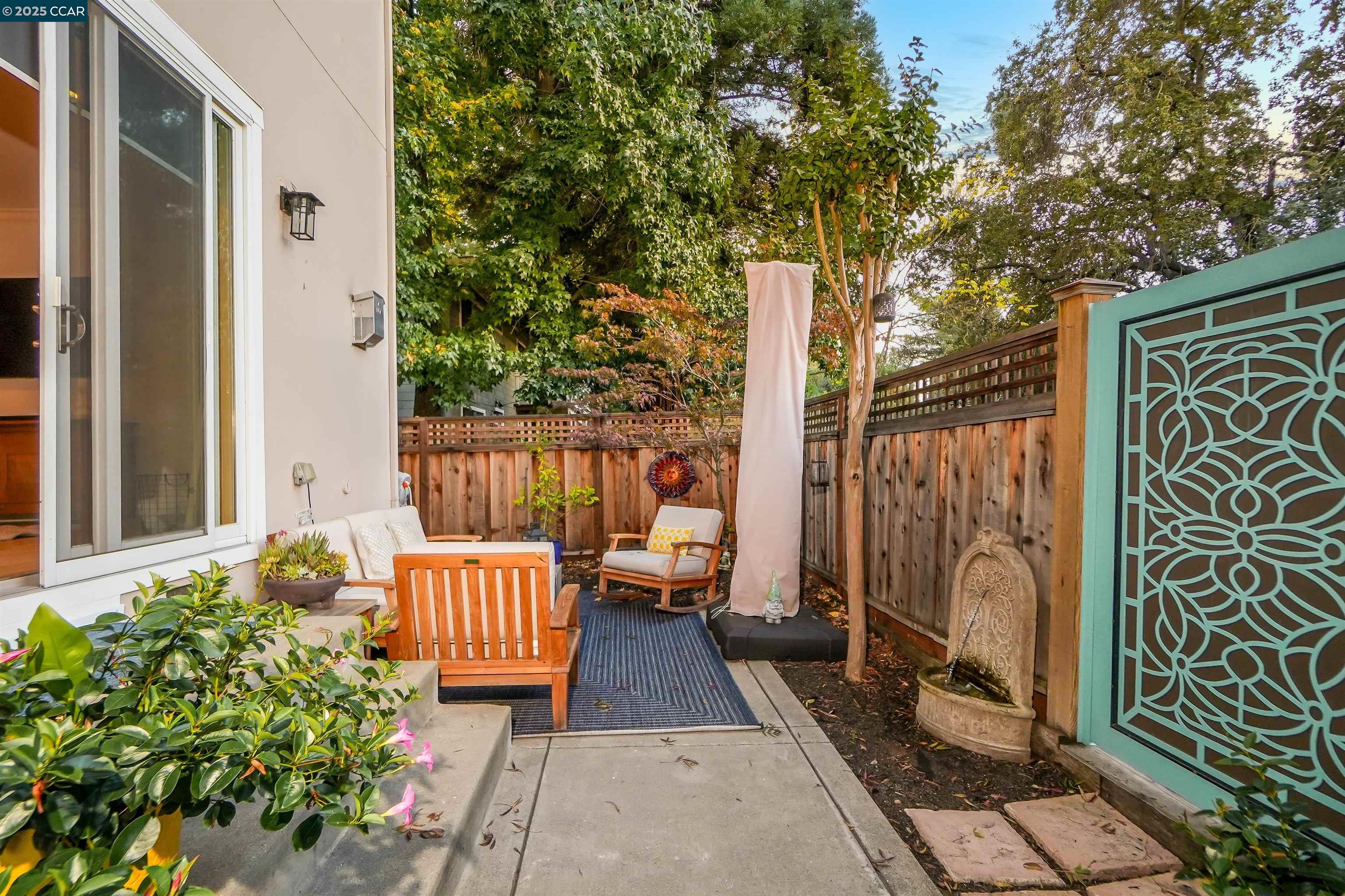4 Hardy Ct