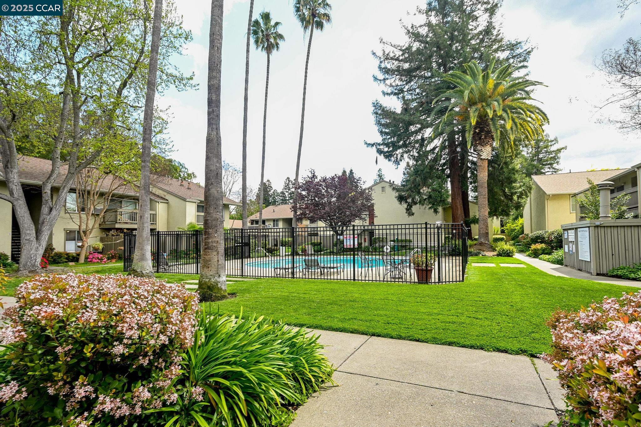 2560 Walnut Blvd # 3