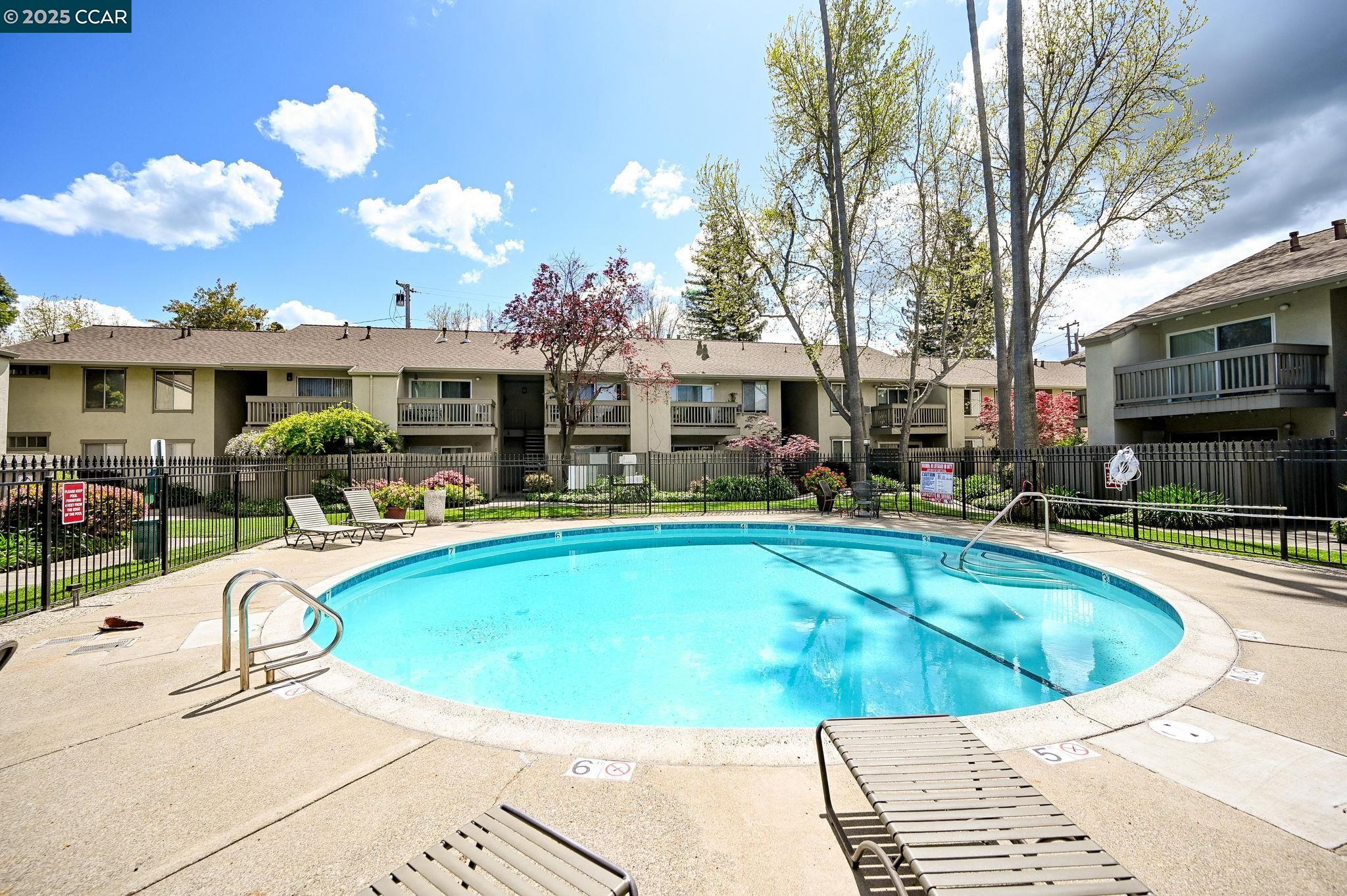 2560 Walnut Blvd # 3