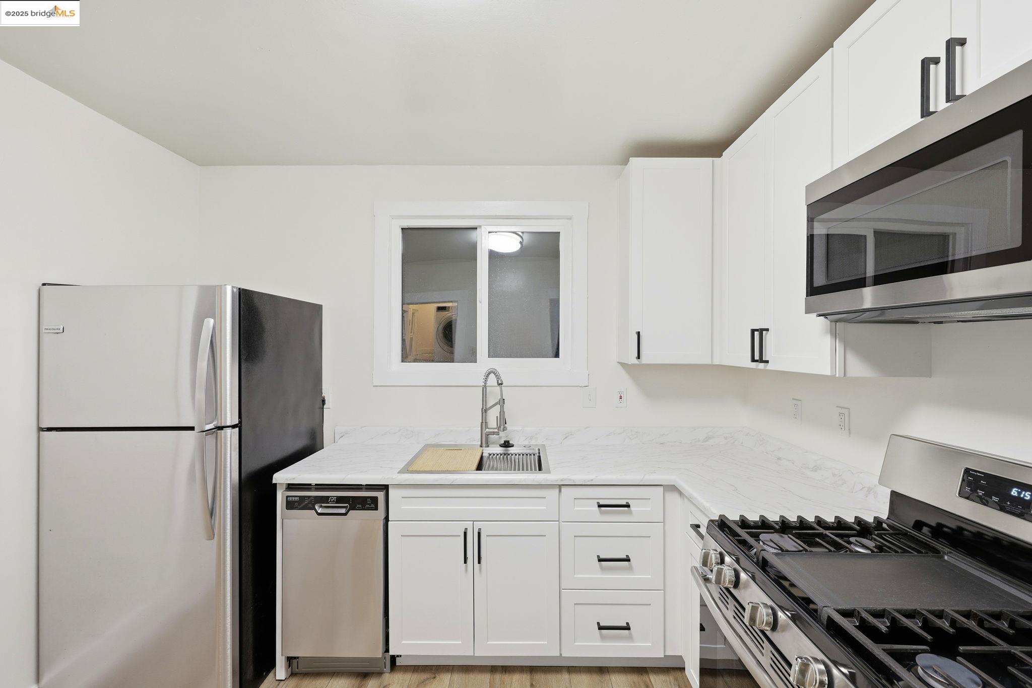 2430 27th Ave Unit D