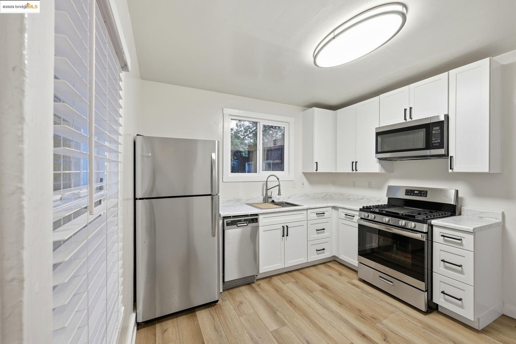 2430 27th Ave Unit D