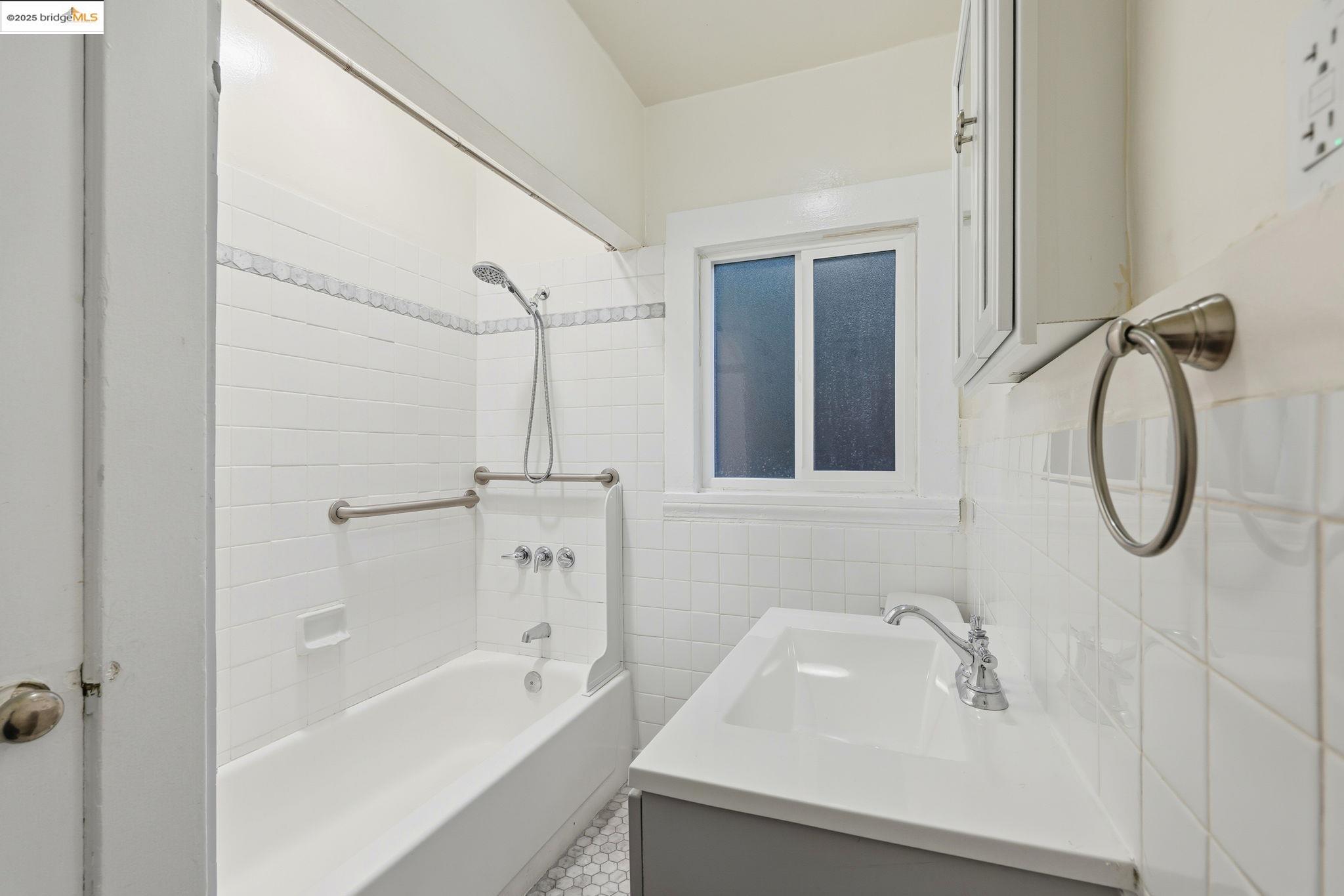 2430 27th Ave Unit D