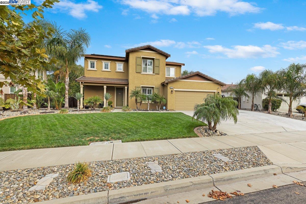 1050 Clear Lake Dr