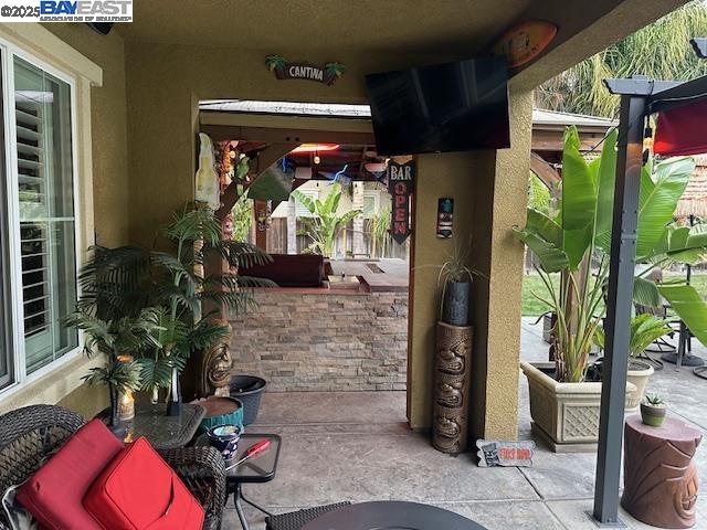 1050 Clear Lake Dr