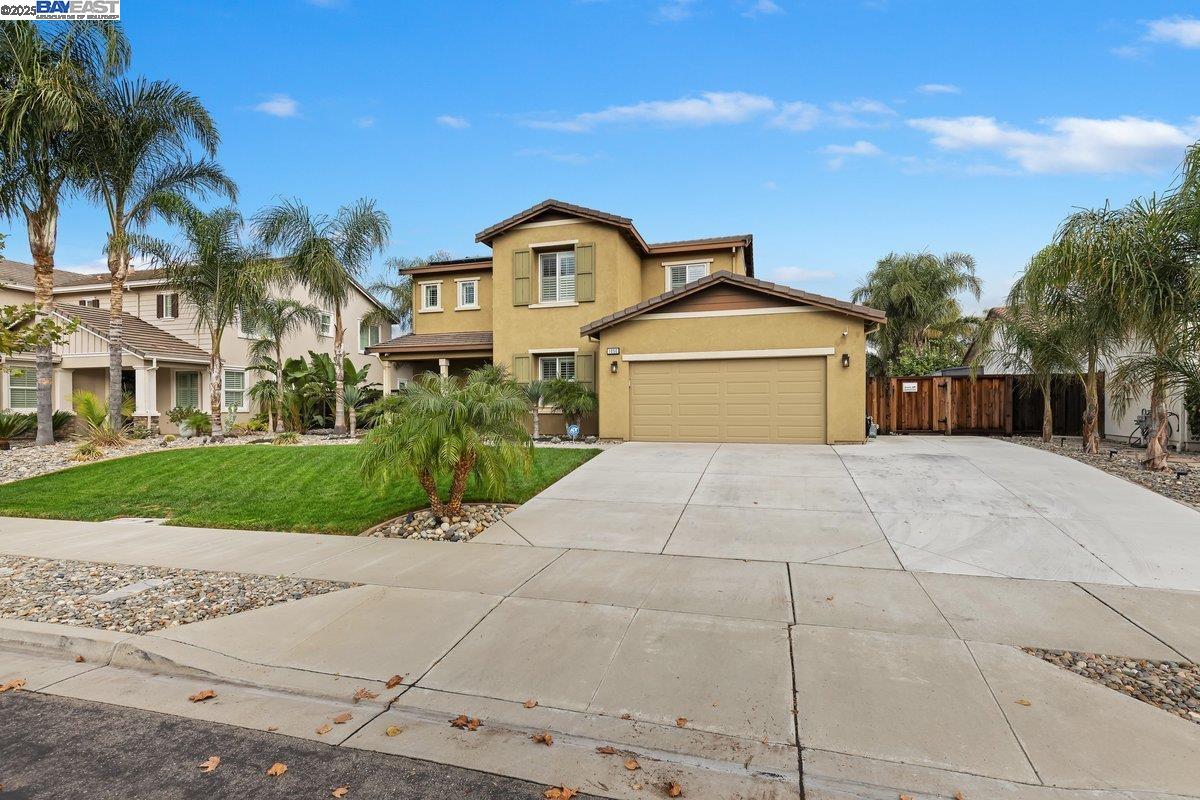 1050 Clear Lake Dr