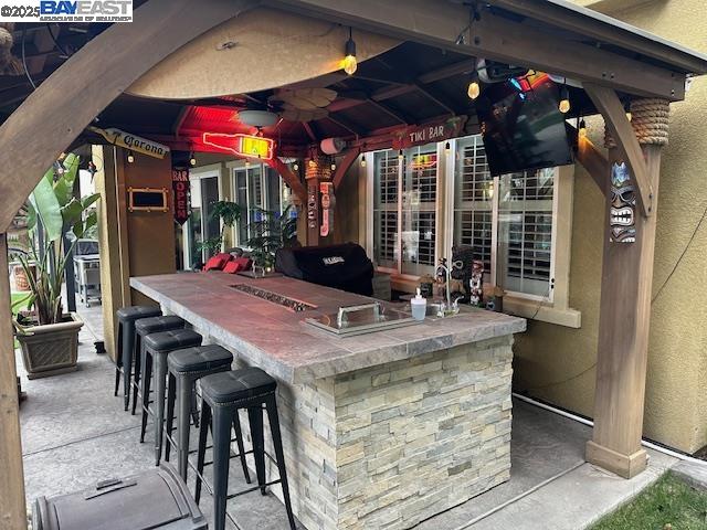 1050 Clear Lake Dr
