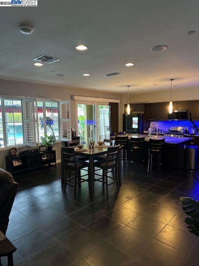 1050 Clear Lake Dr