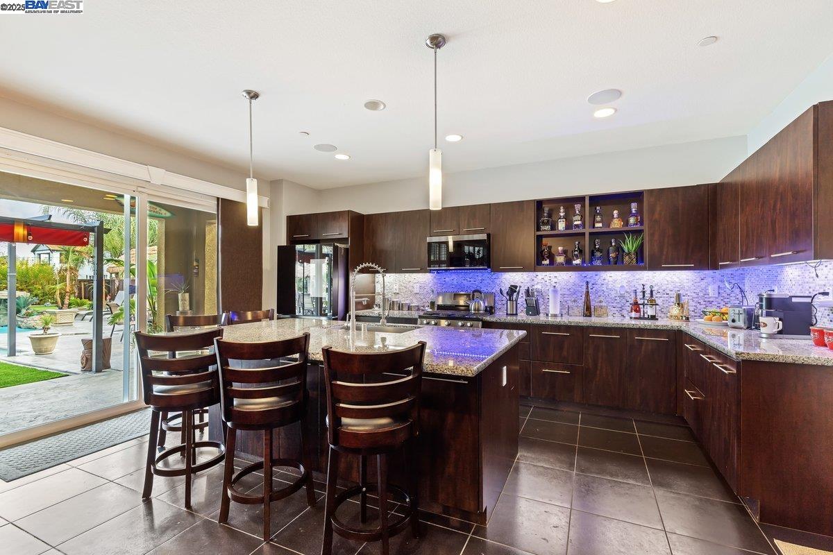 1050 Clear Lake Dr