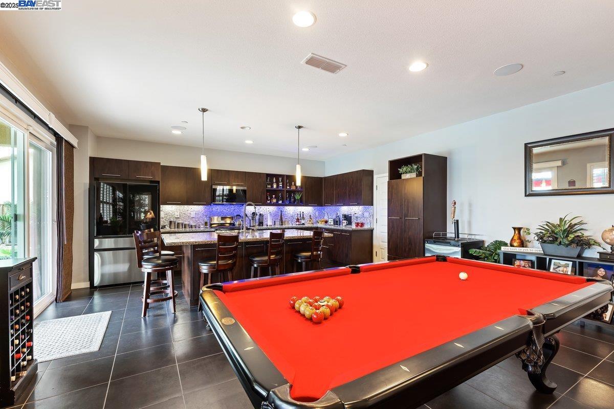 1050 Clear Lake Dr