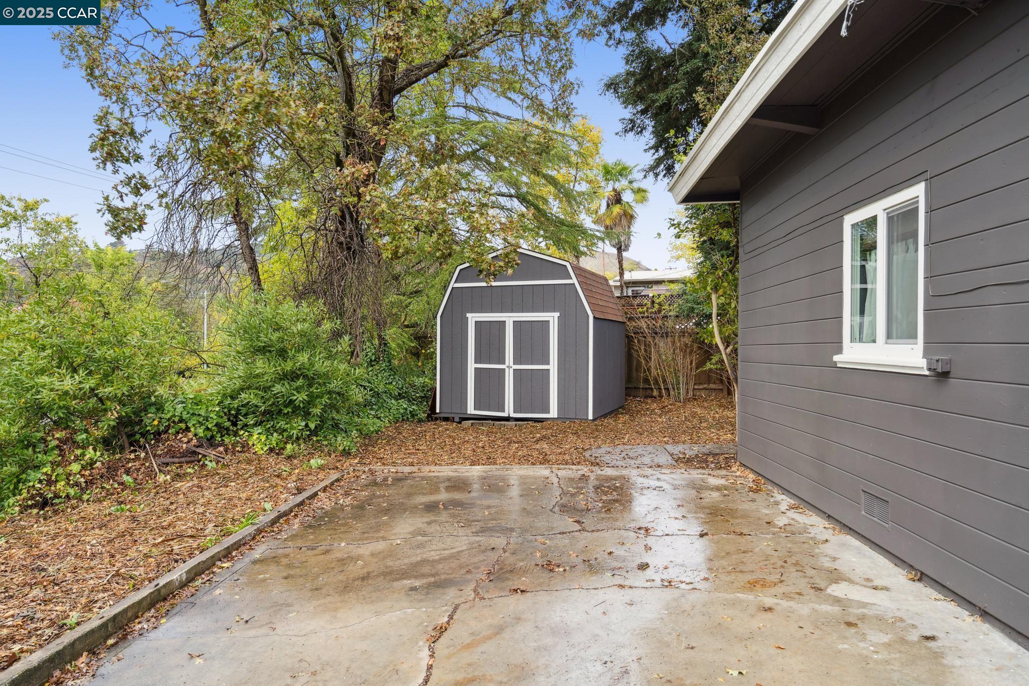 980 Janet Ln