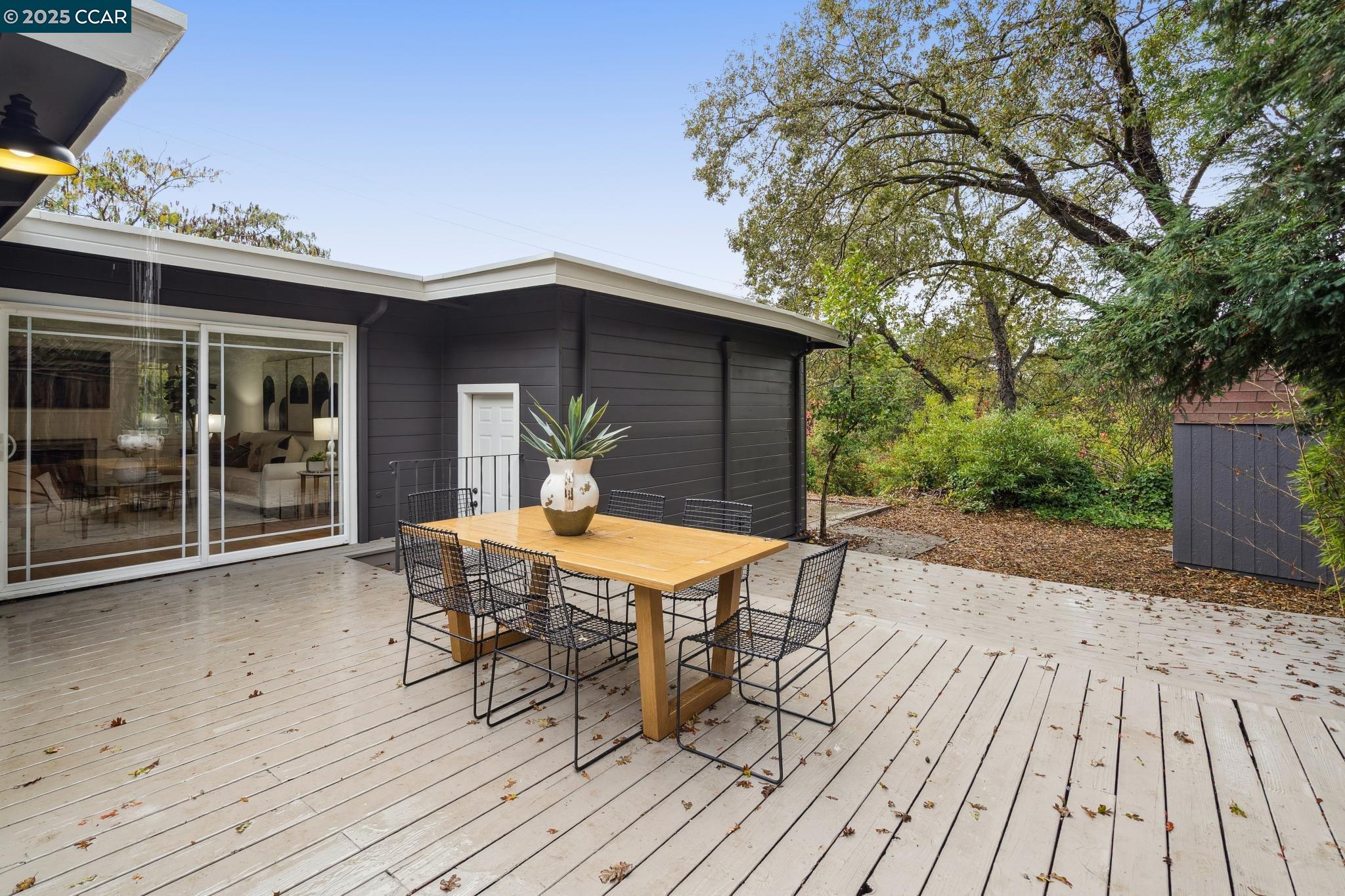 980 Janet Ln