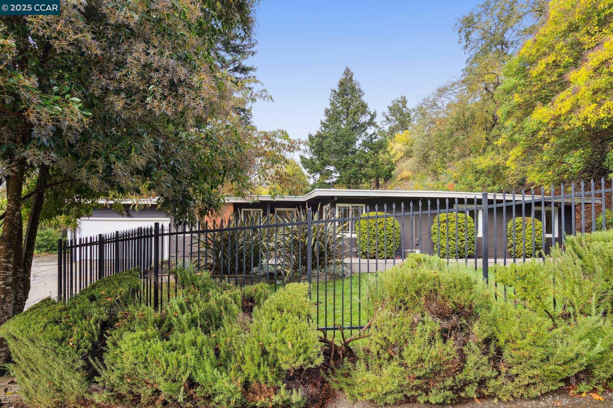 980 Janet Ln