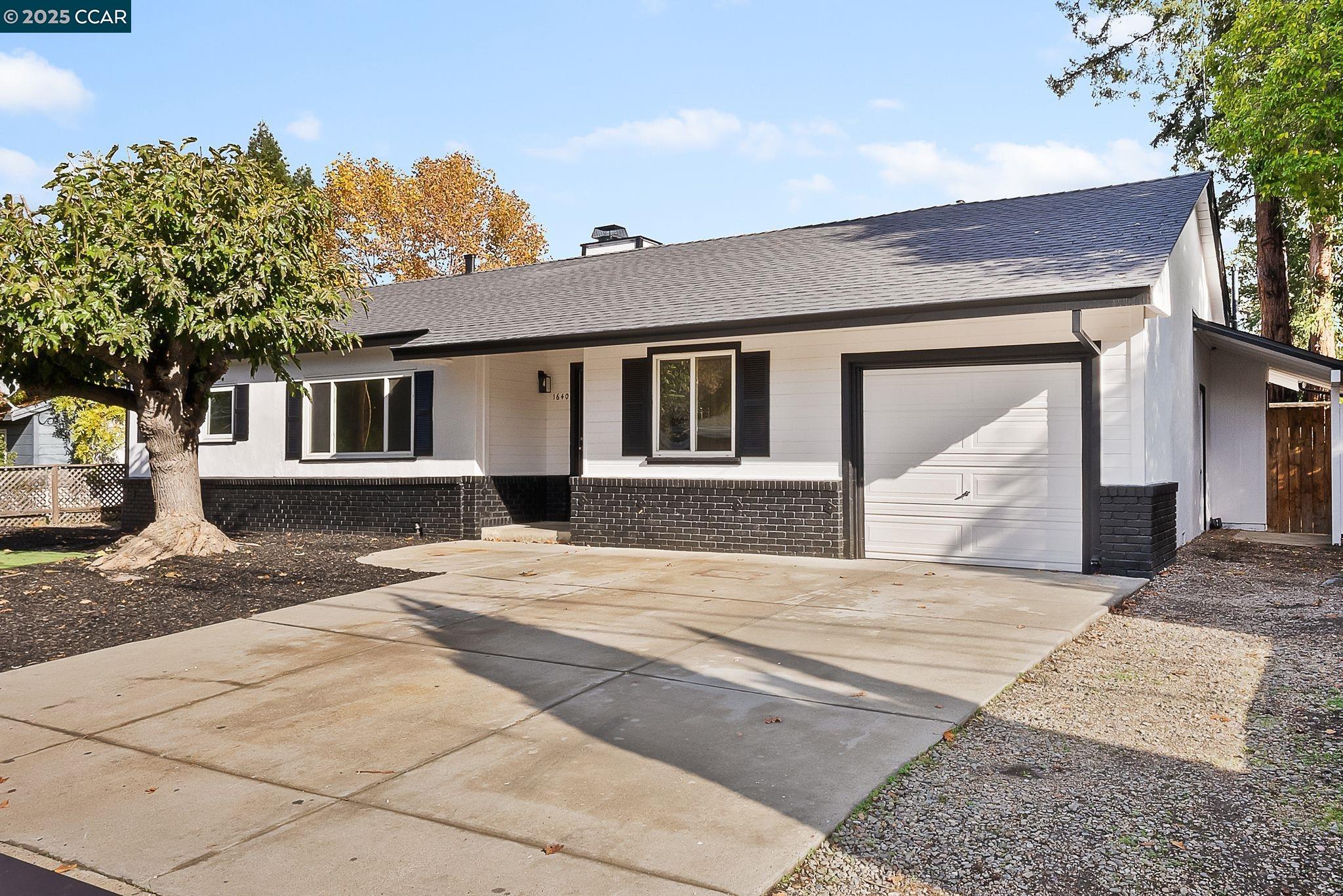 1640 Apple Dr