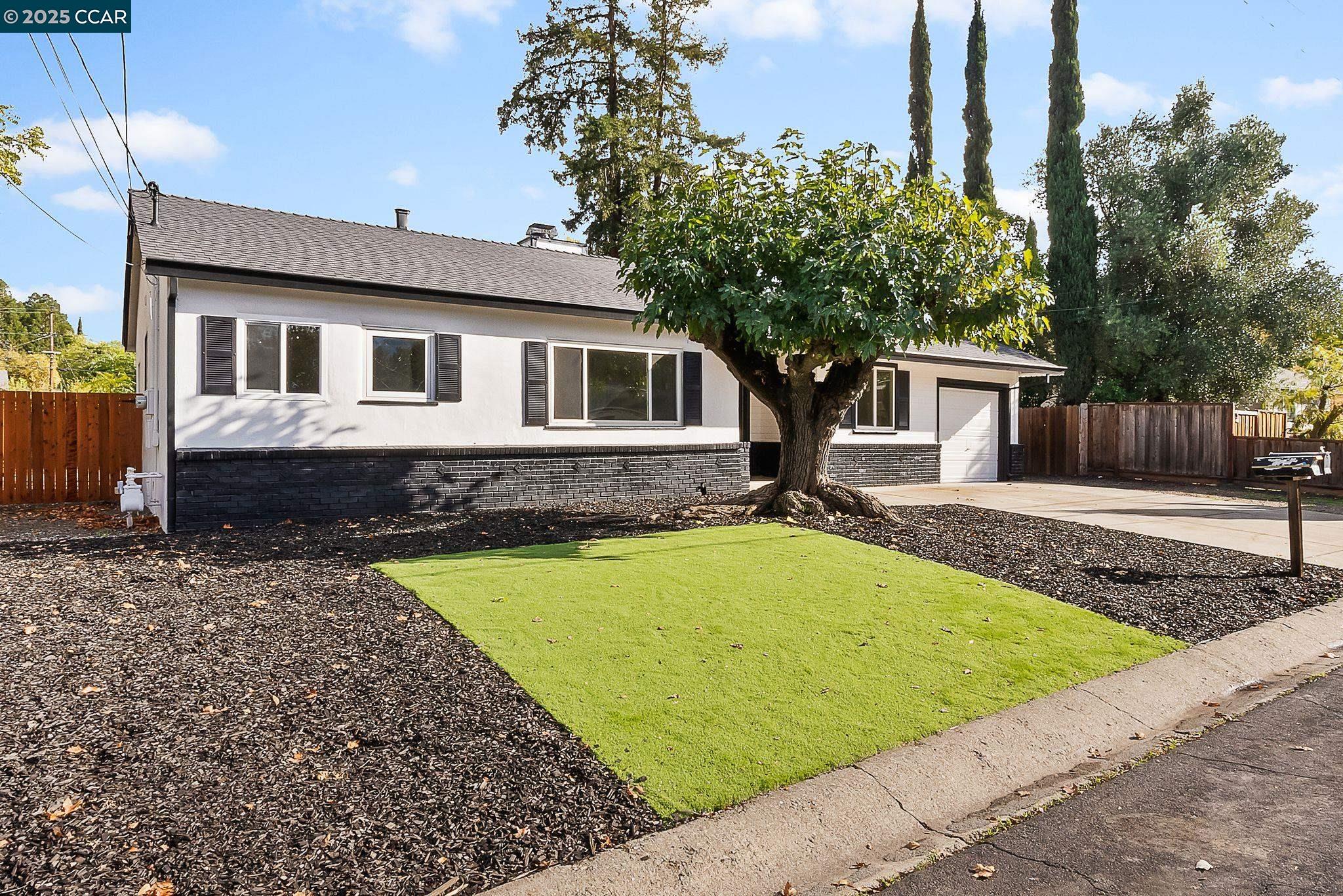 1640 Apple Dr