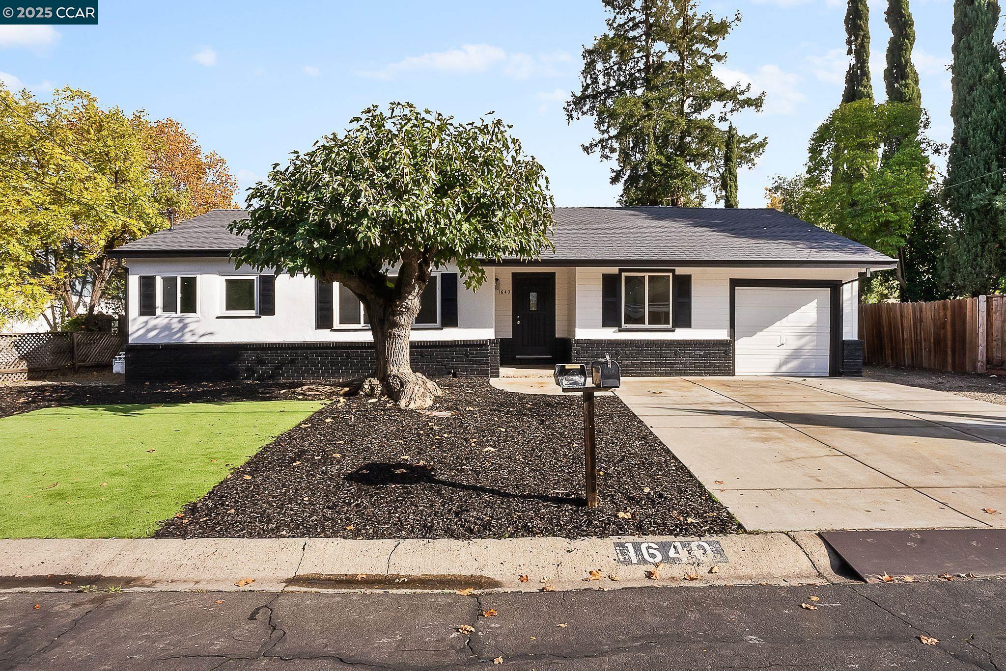 1640 Apple Dr