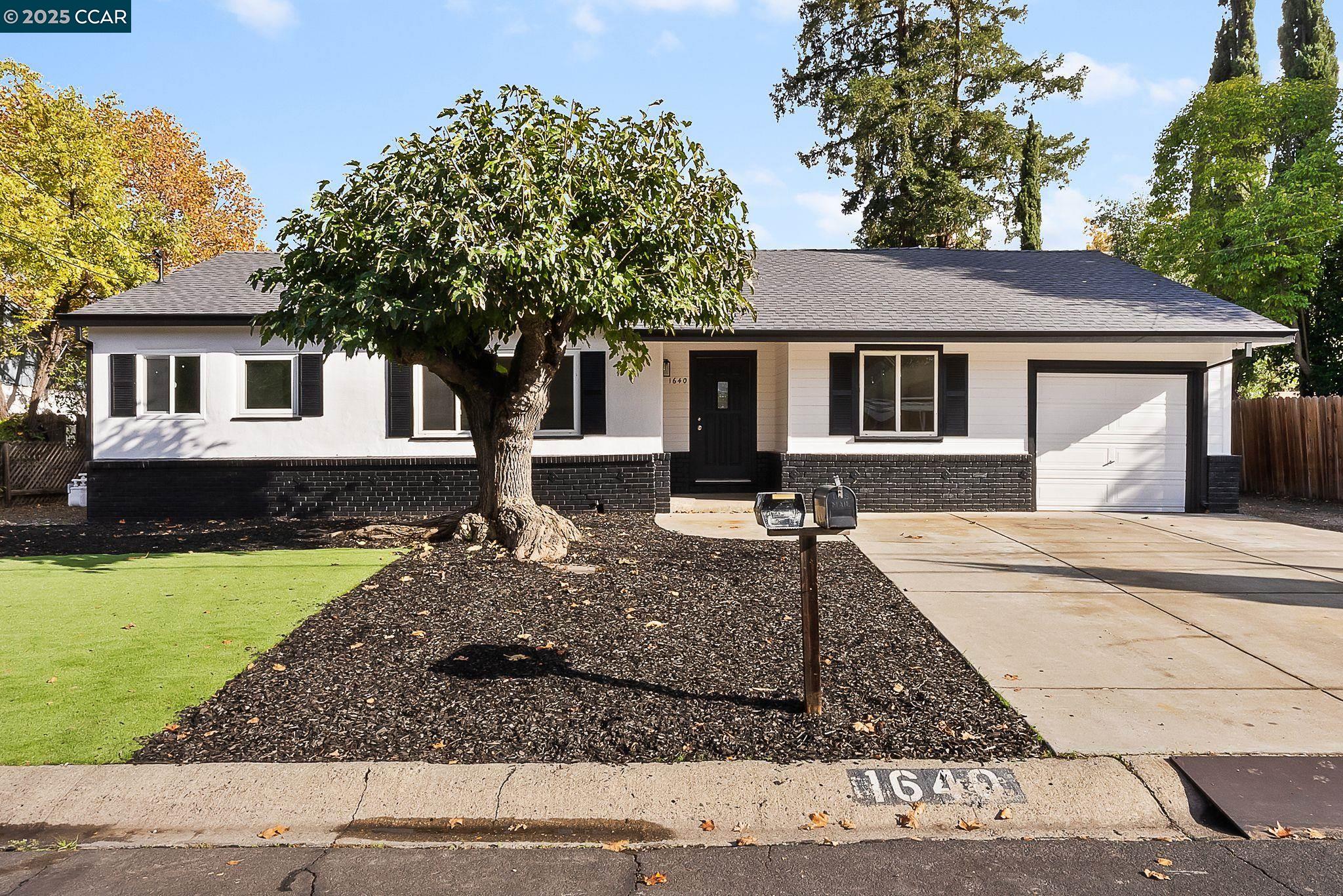 1640 Apple Dr