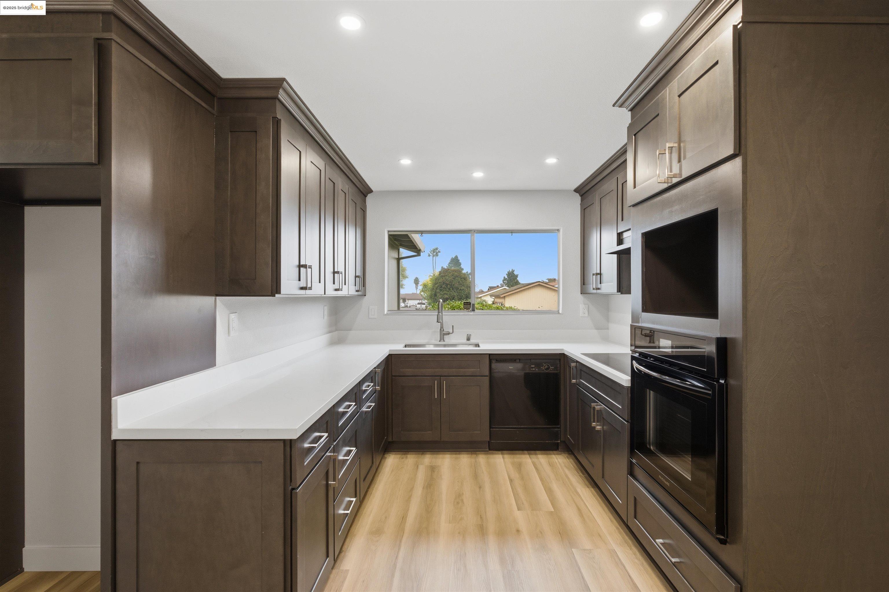 3640 Sun View Terrace