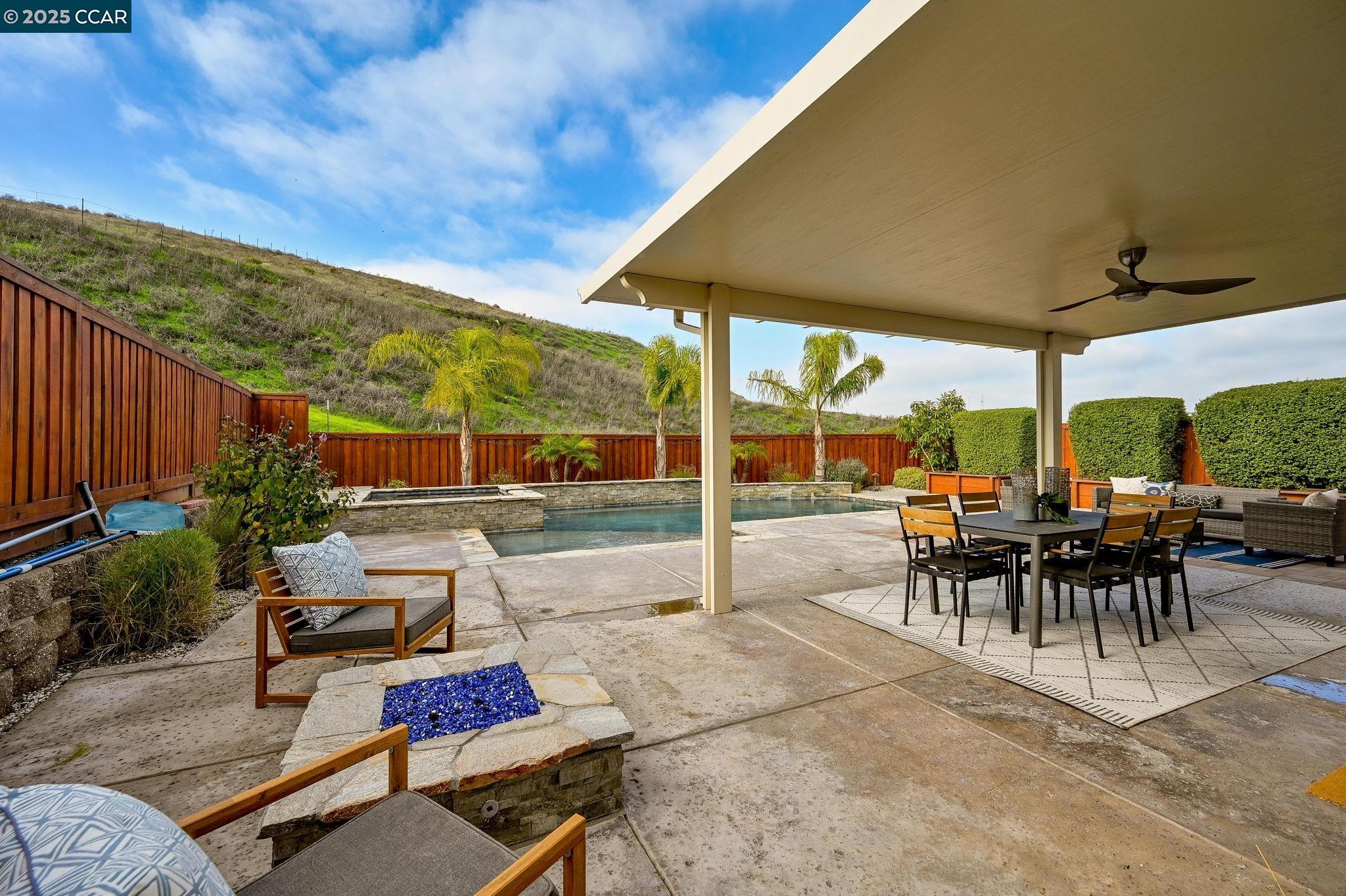 2812 Rio Seco Dr
