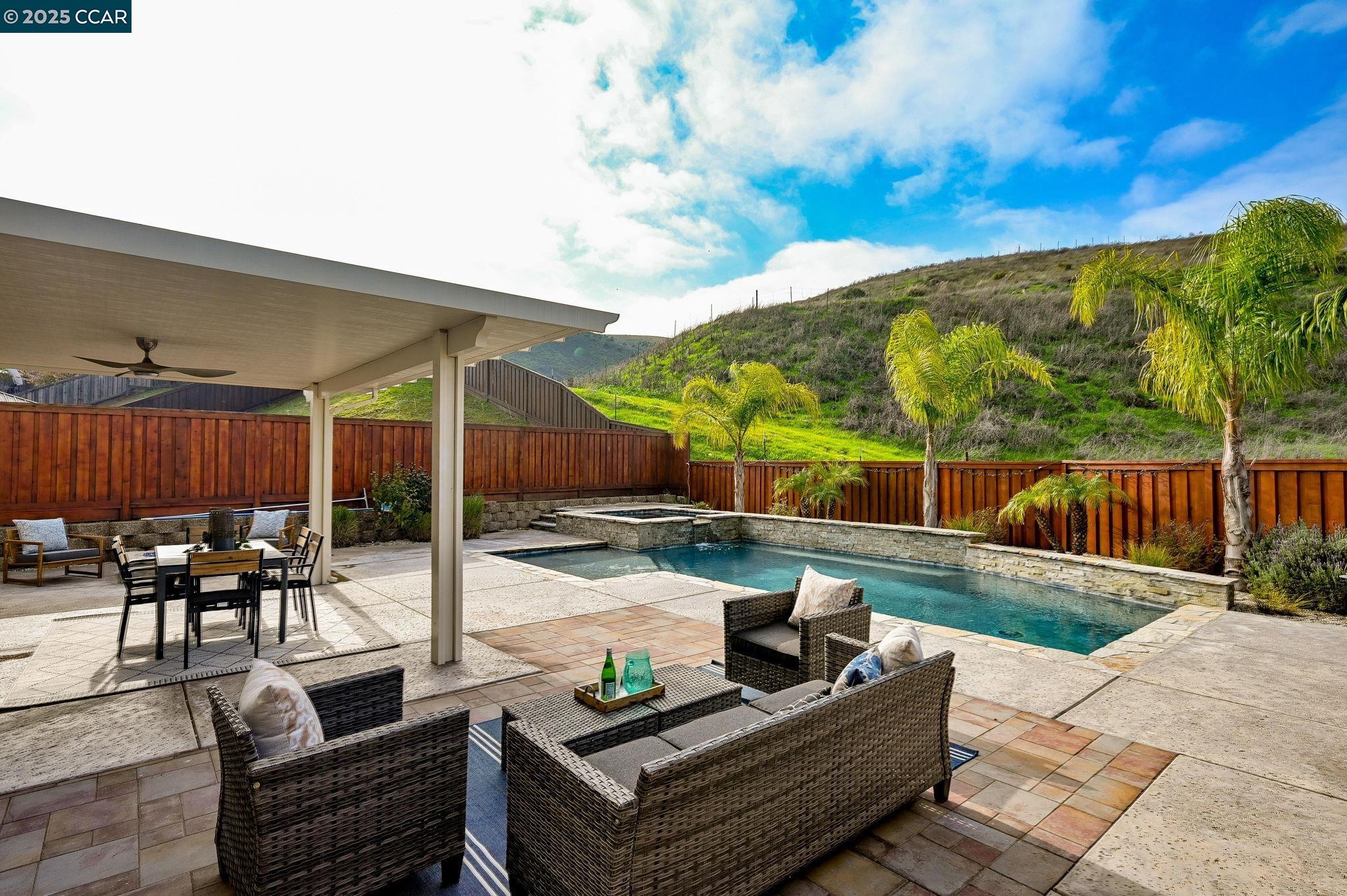 2812 Rio Seco Dr