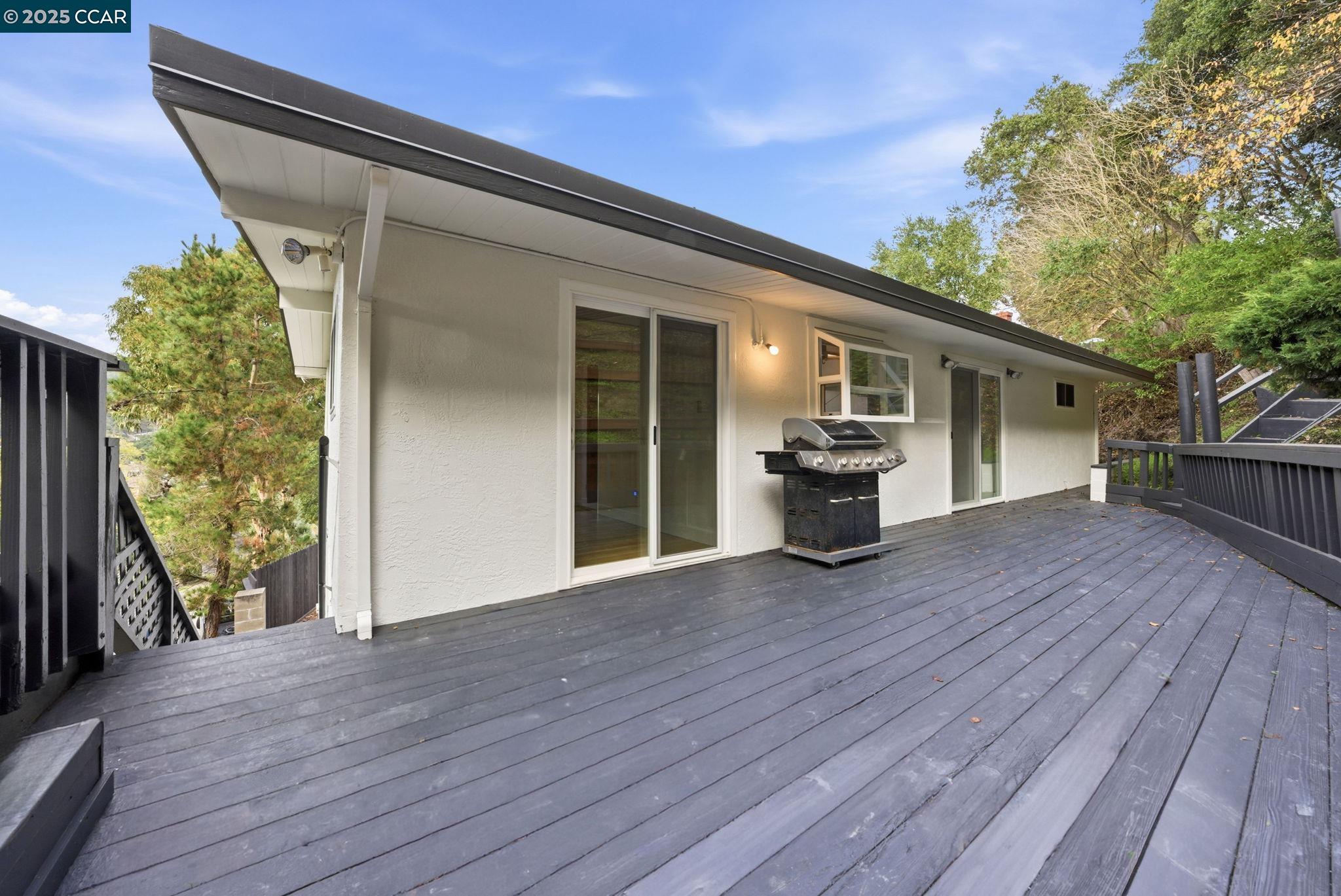 5584 Circle Dr