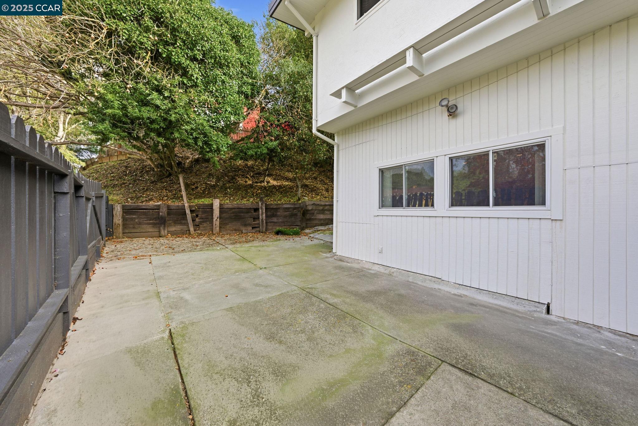 5584 Circle Dr