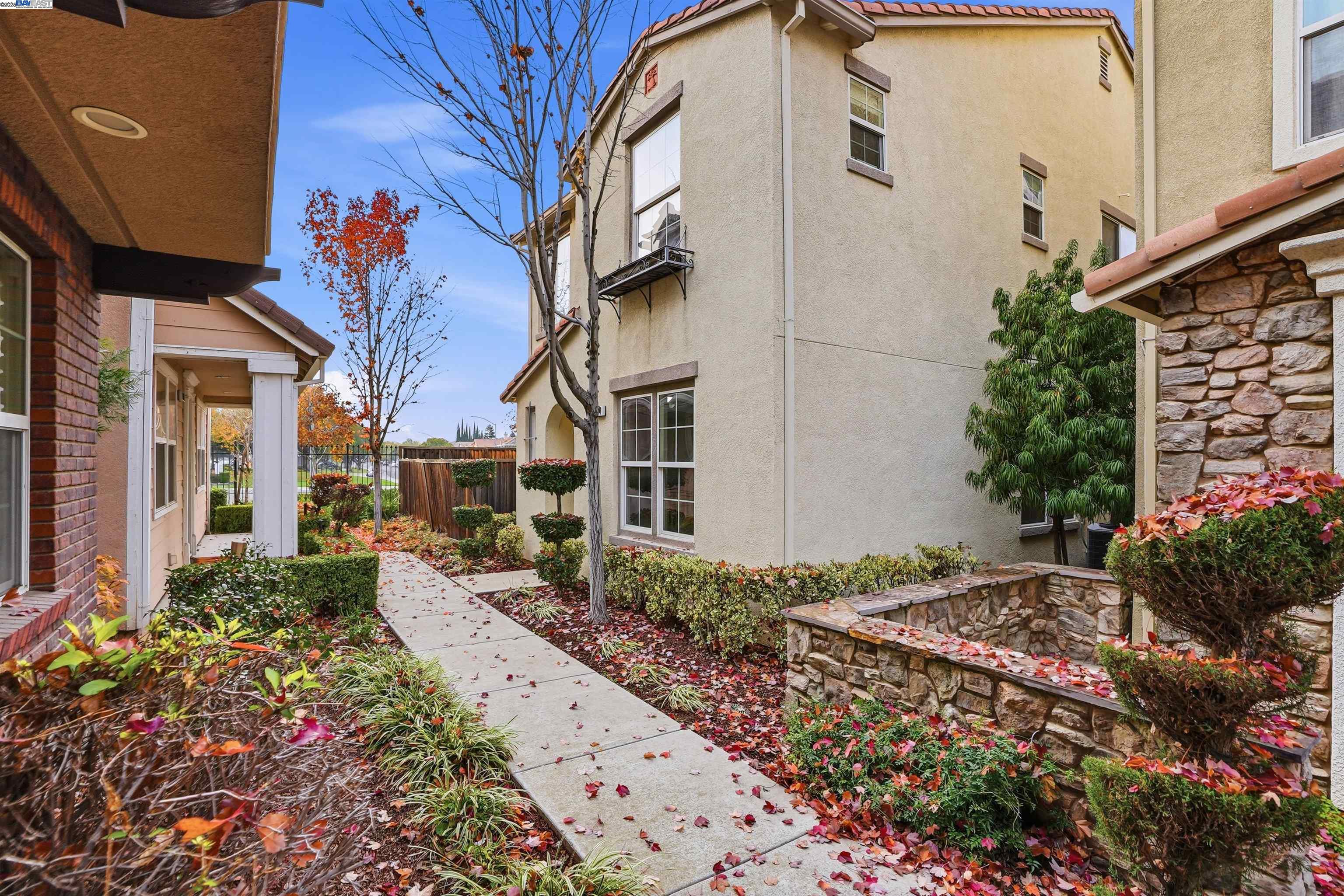1174 Juan Jose Ln