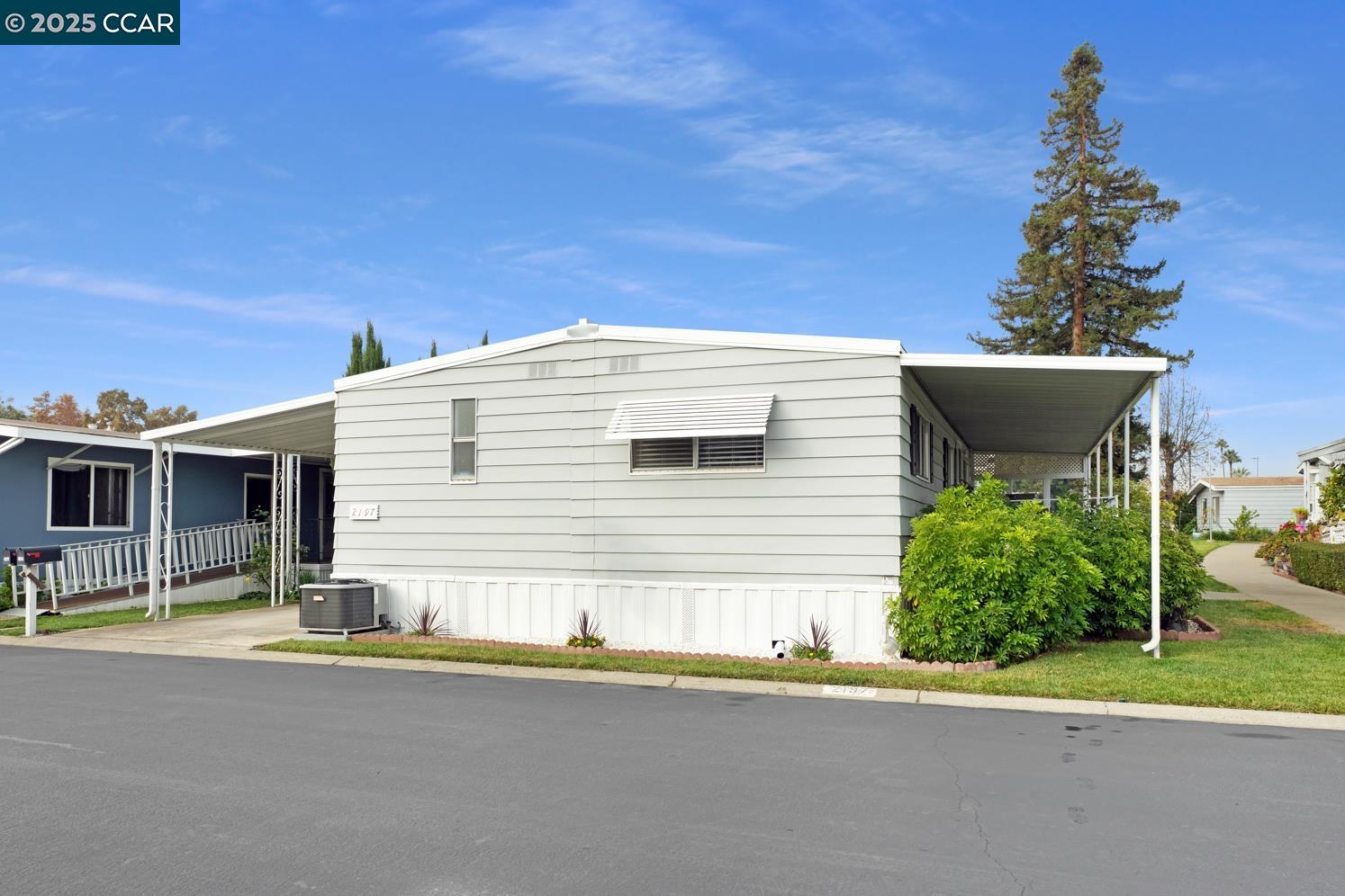 2197 Dalis Drive # 124