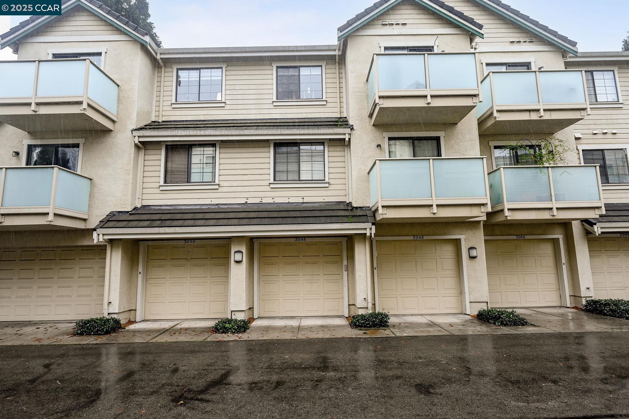 3048 Fostoria Cir