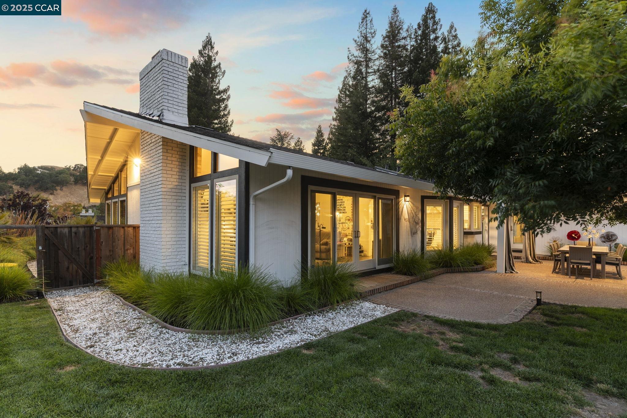 1124 Merlin Ct
