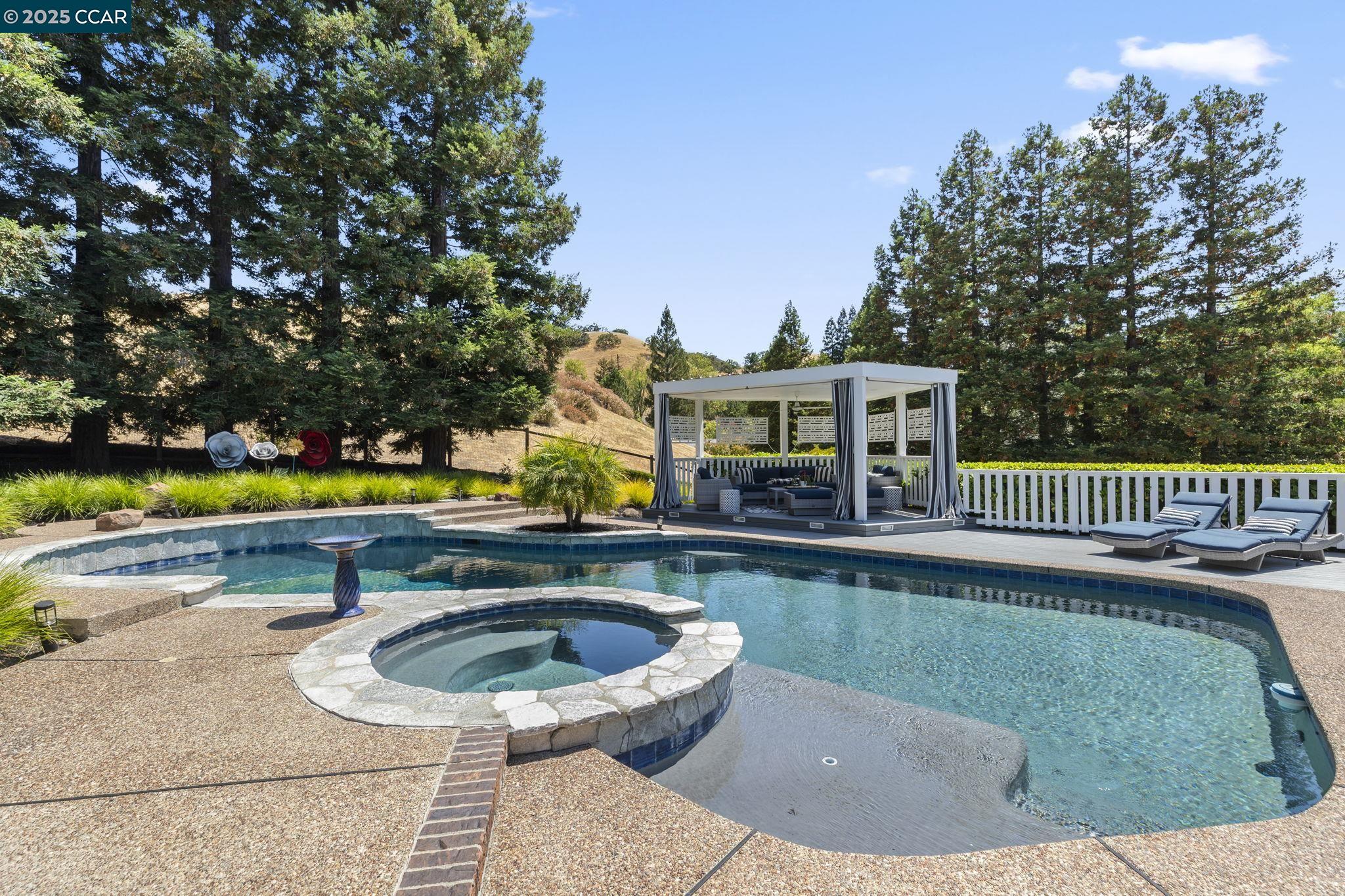 1124 Merlin Ct