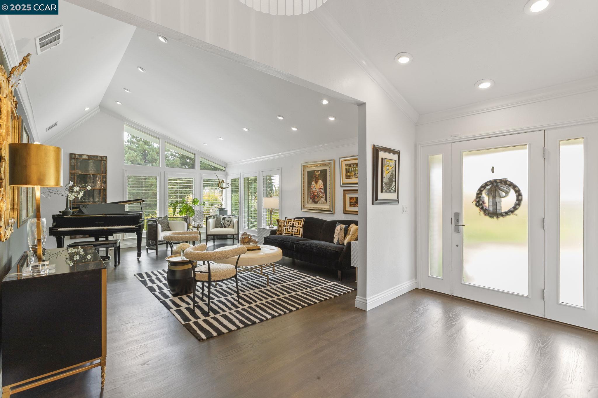 1124 Merlin Ct