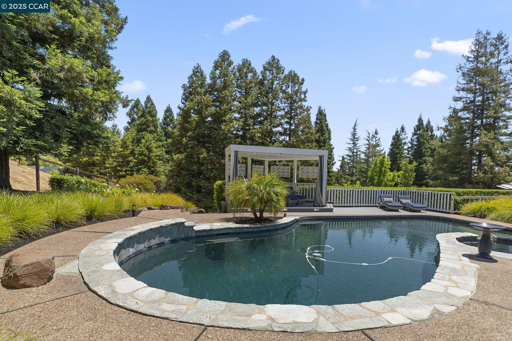 1124 Merlin Ct
