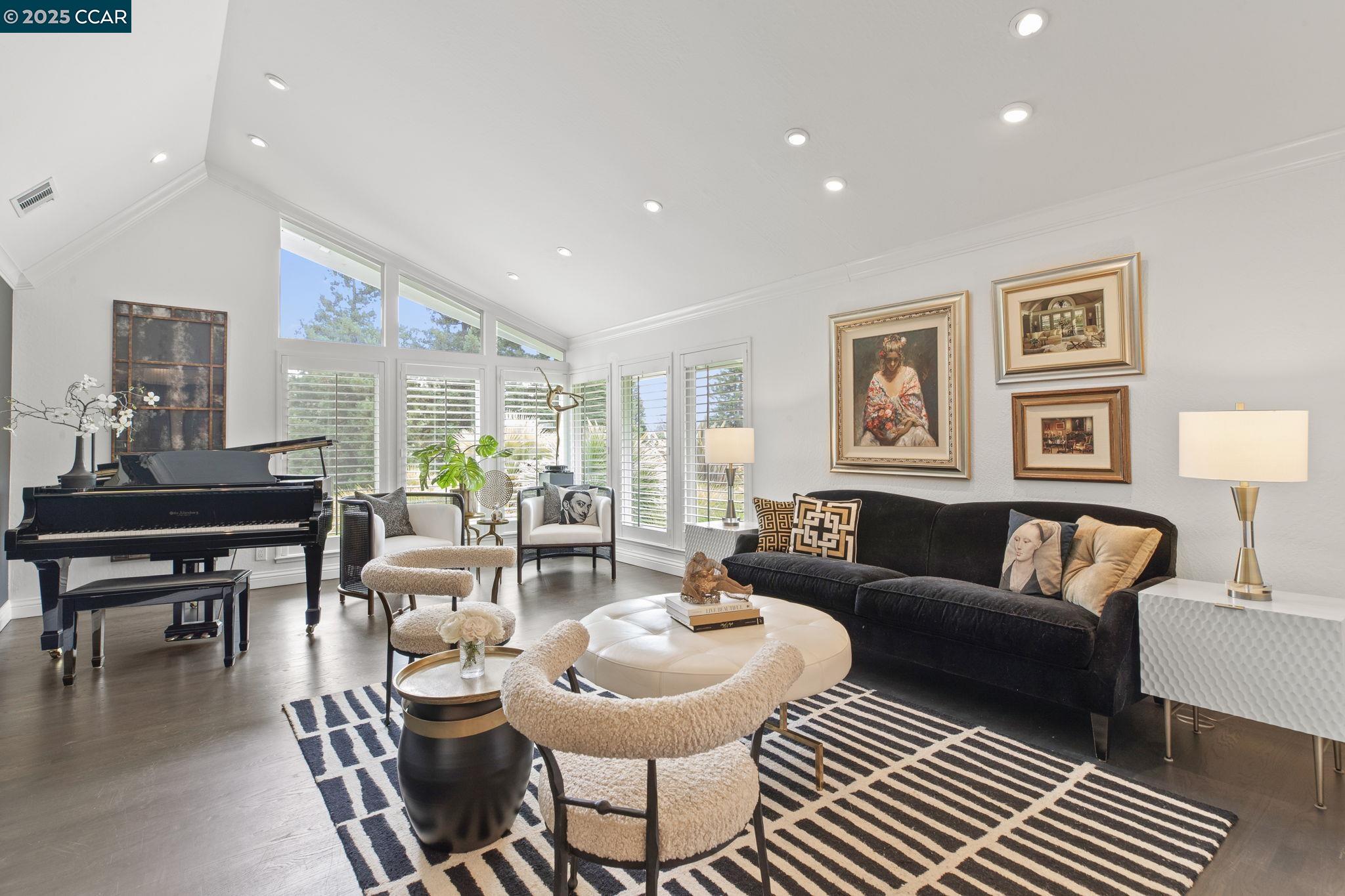1124 Merlin Ct