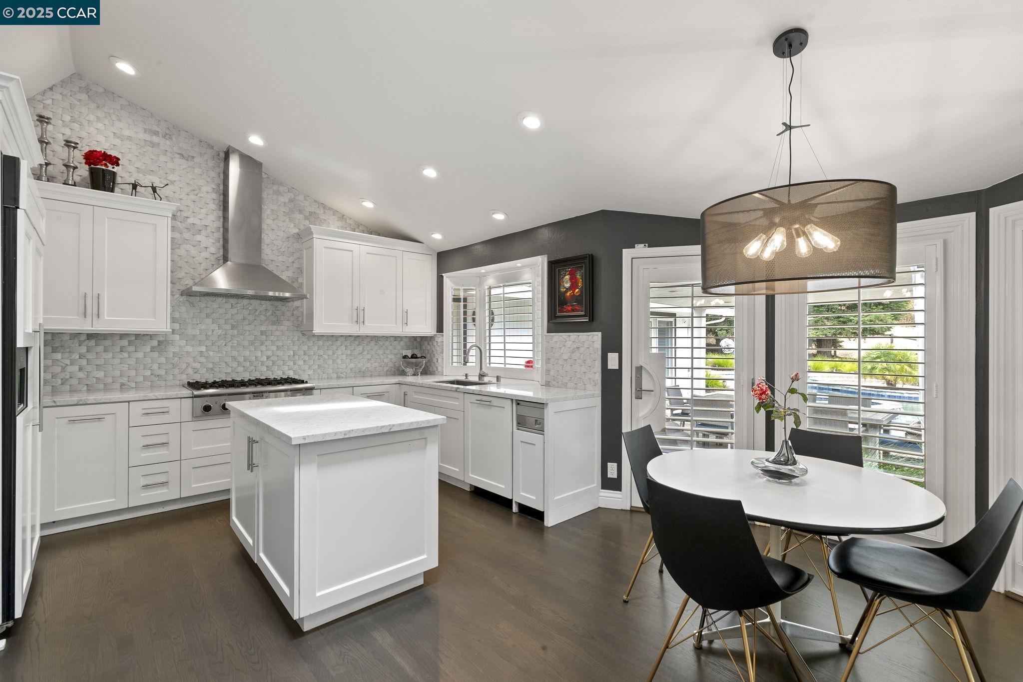 1124 Merlin Ct