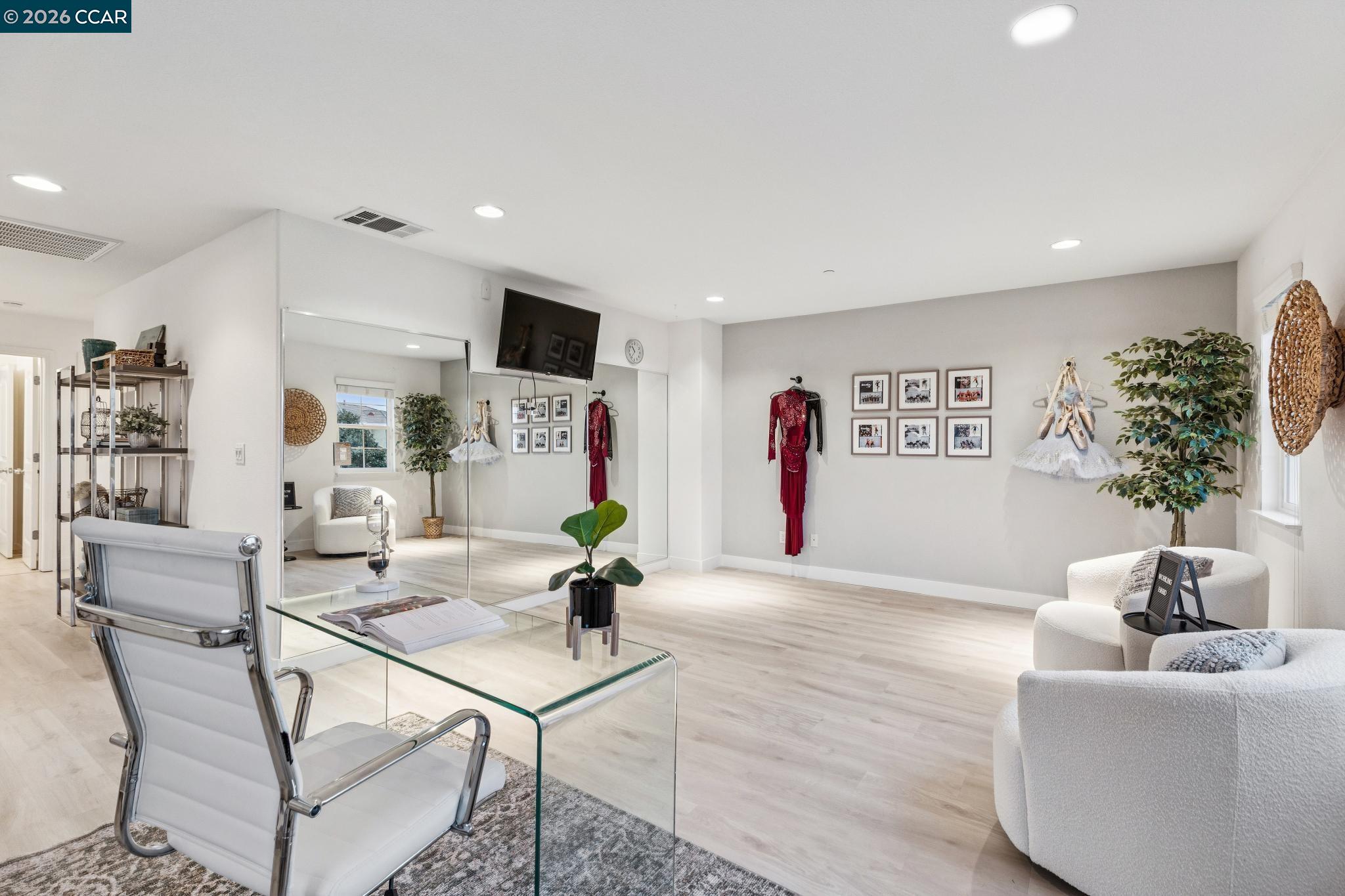 2149 Saddlebred Dr.