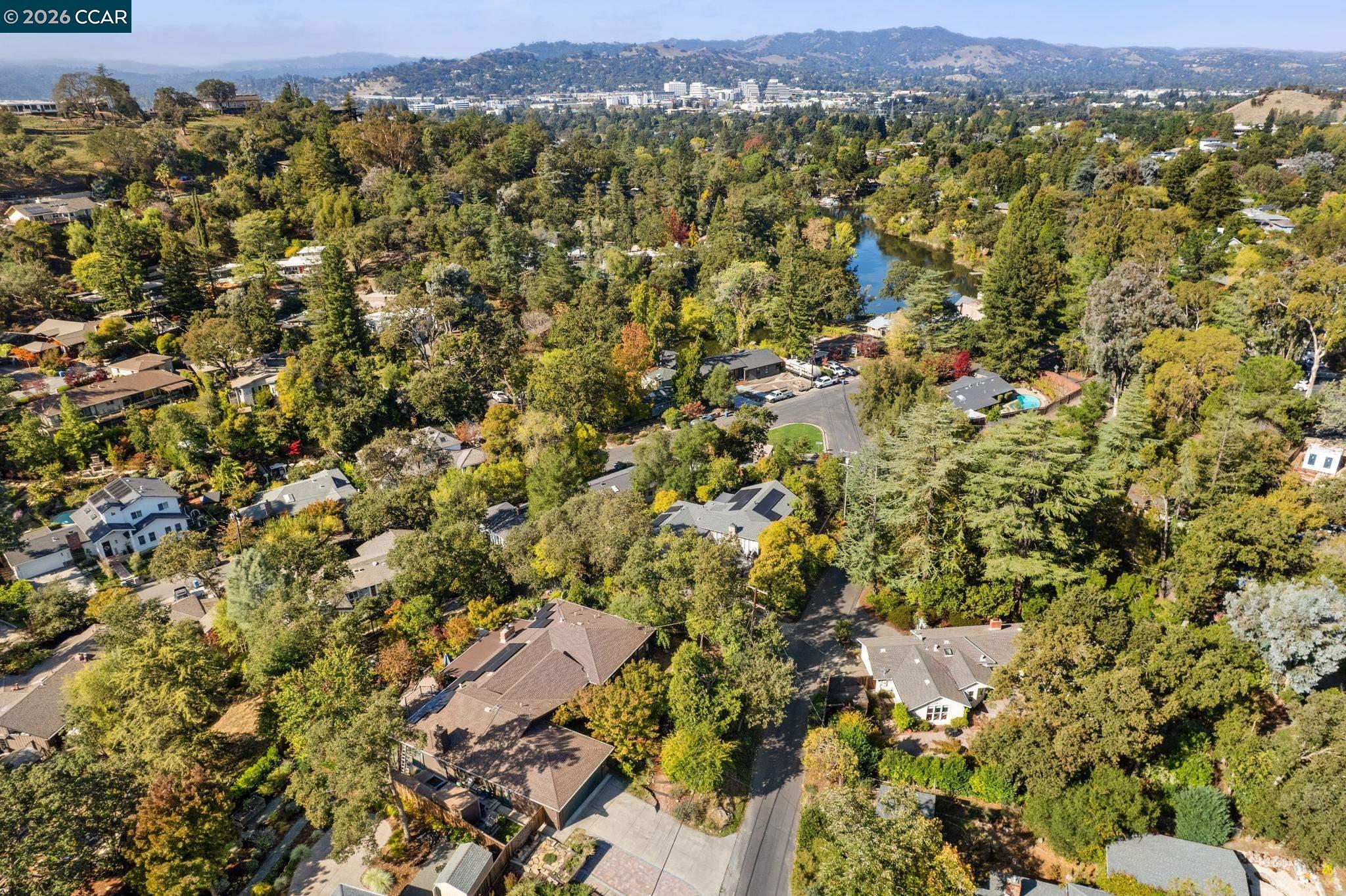 411 La Vista Rd