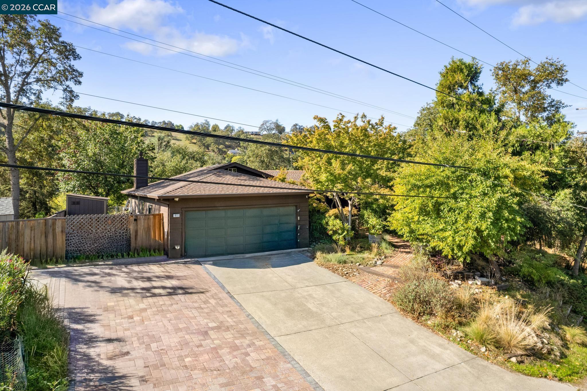 411 La Vista Rd