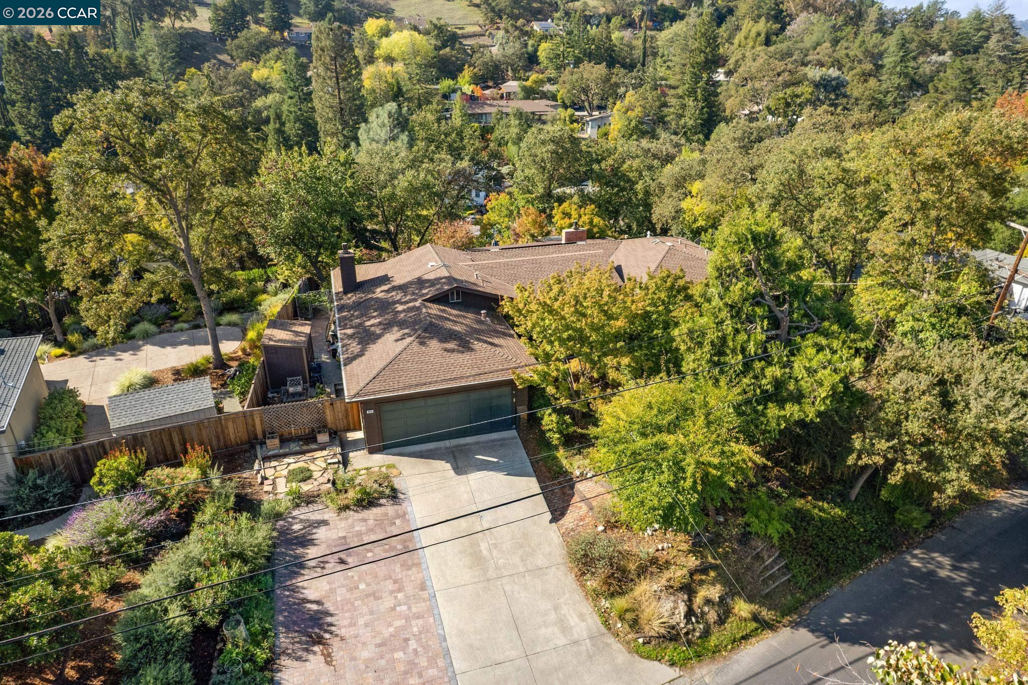411 La Vista Rd