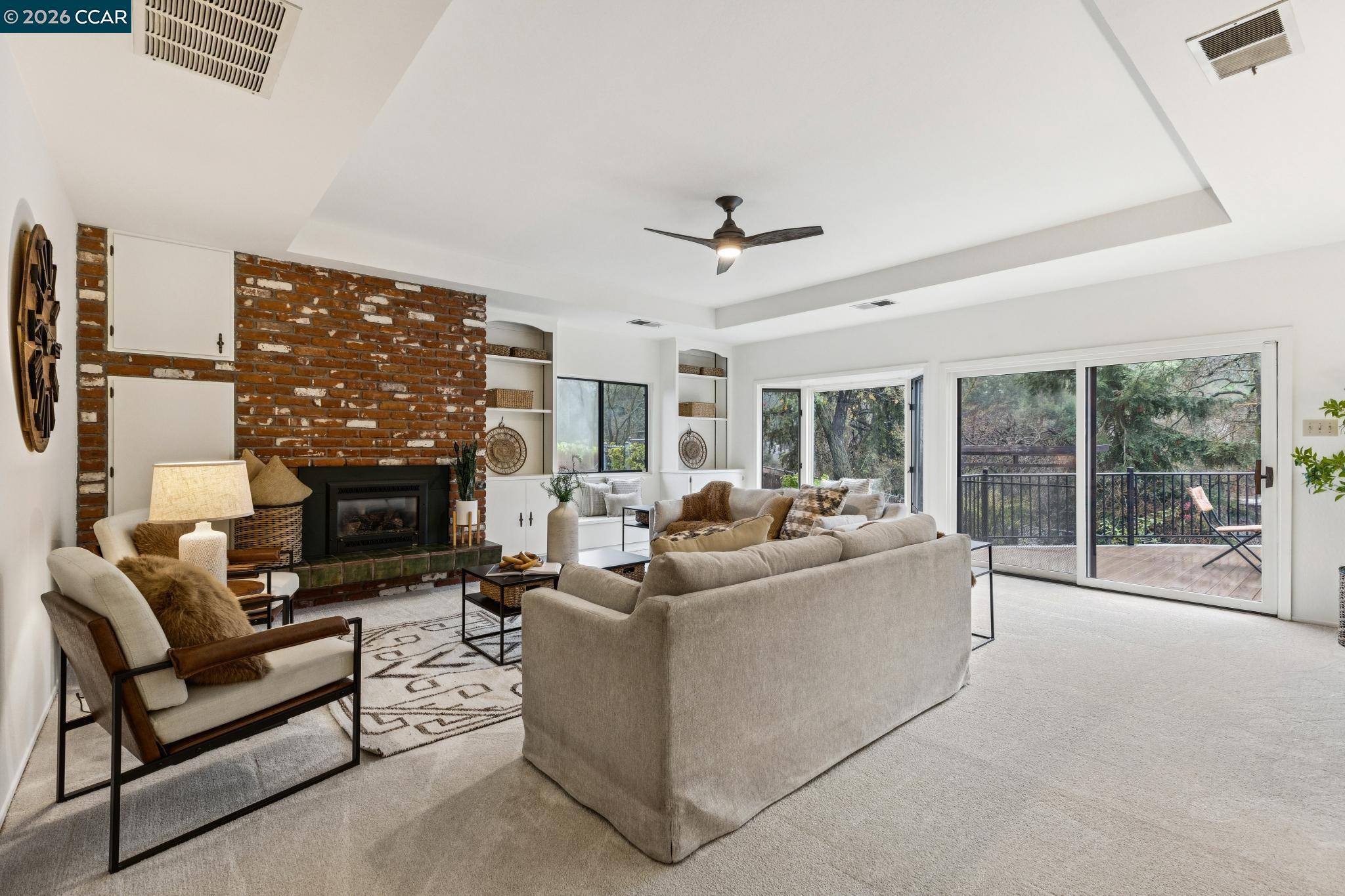411 La Vista Rd