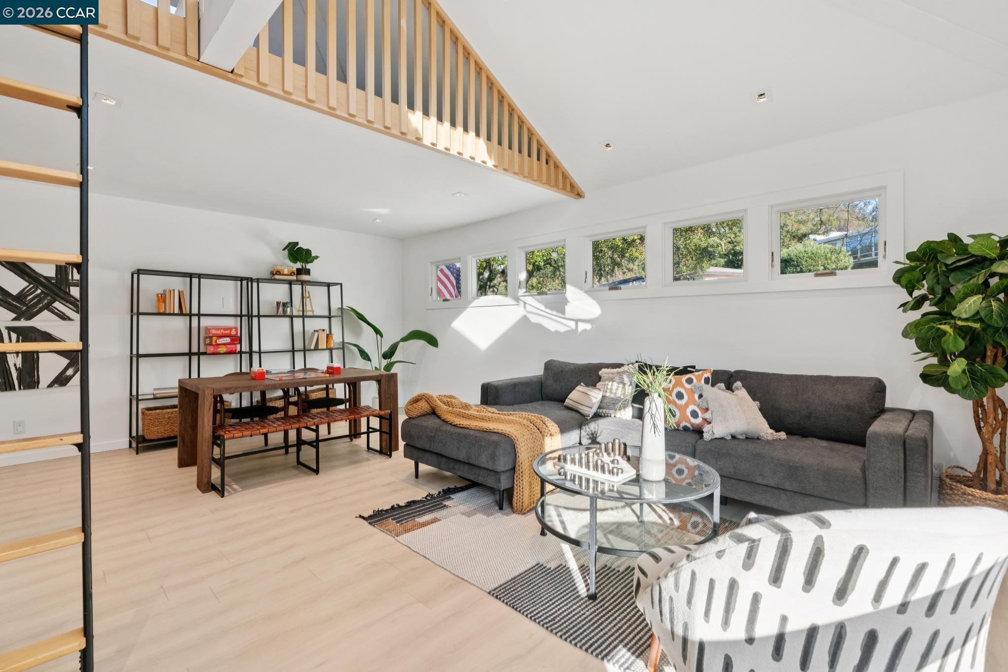 1715 Alhambra Ln